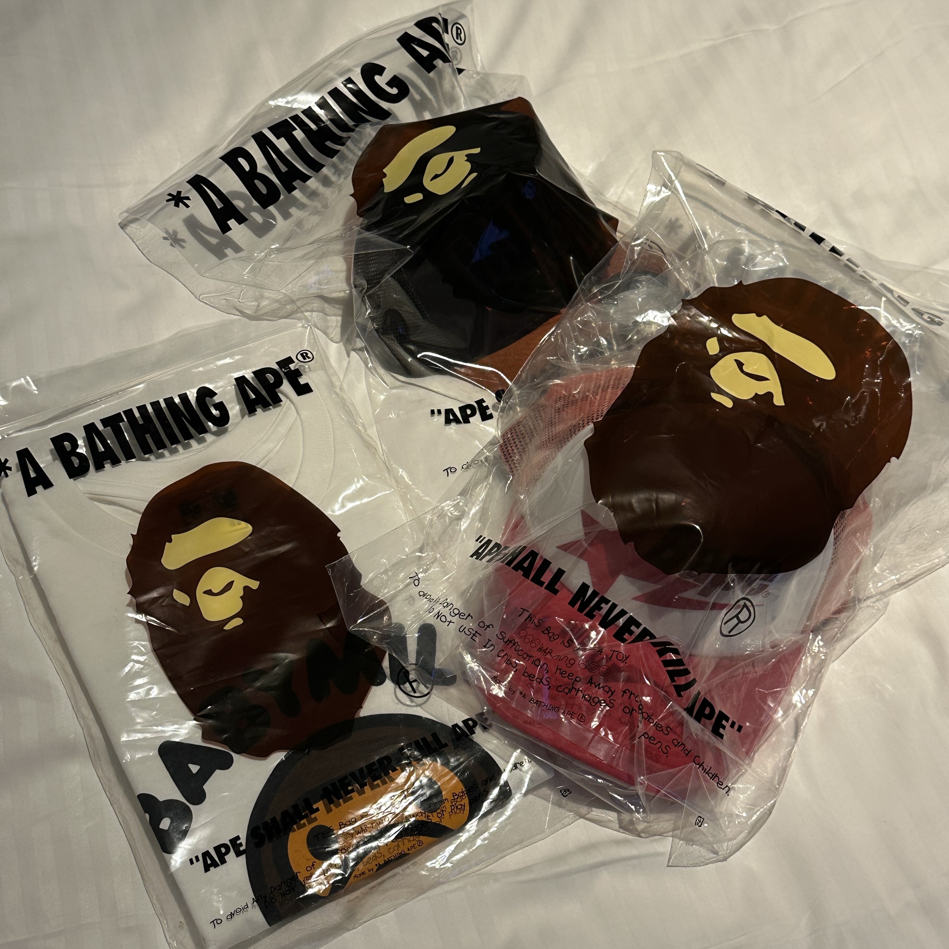 BAPE NYC Logo New Era 9Forty Cap Brown, BAPE Sta Mesh Cap Red 착용 스타일