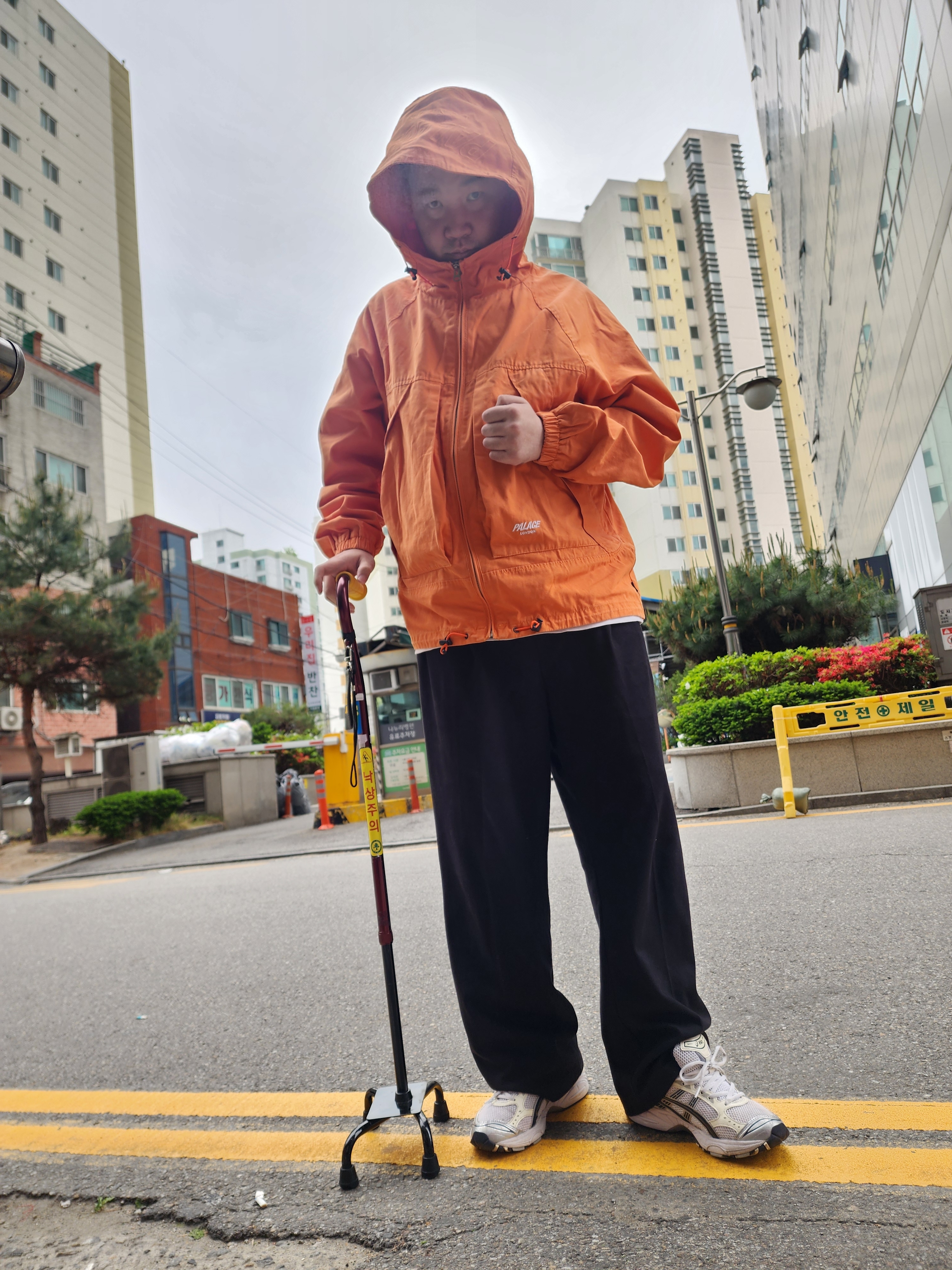 (W) Asics Gel-Kayano 14 White Midnight, Palace Washed Cotton Hooded Jacket Olive - 22FW 착용 스타일