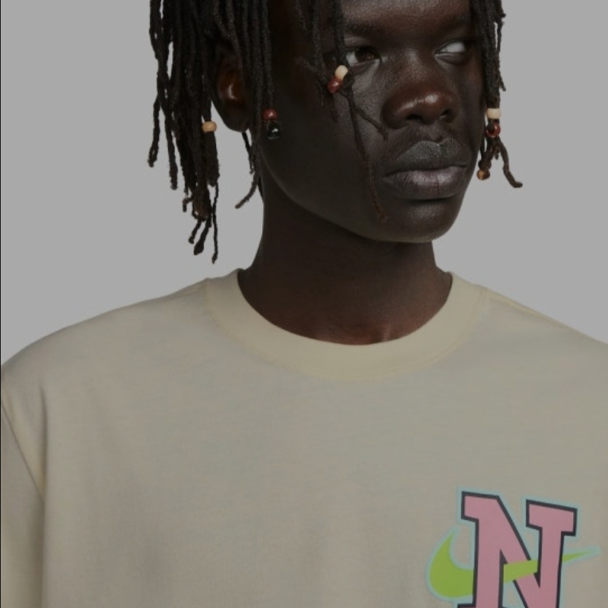 Nike NSW T-Shirt Coconut Milk - Asia 착용 스타일 - 2