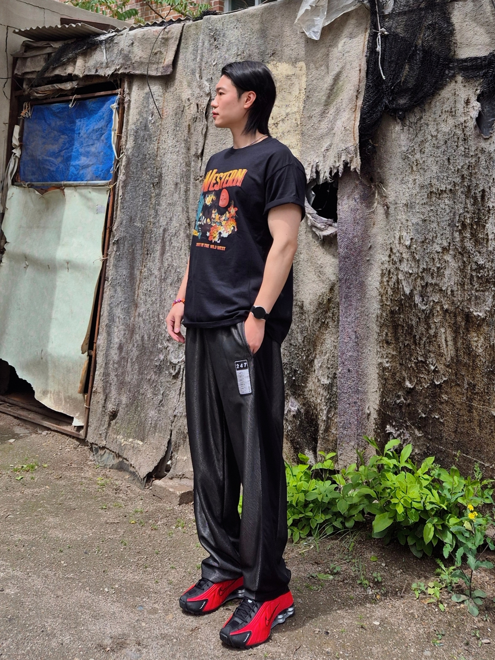 Gildan X American Collection Western T-Shirt Black 착용 스타일 - 5