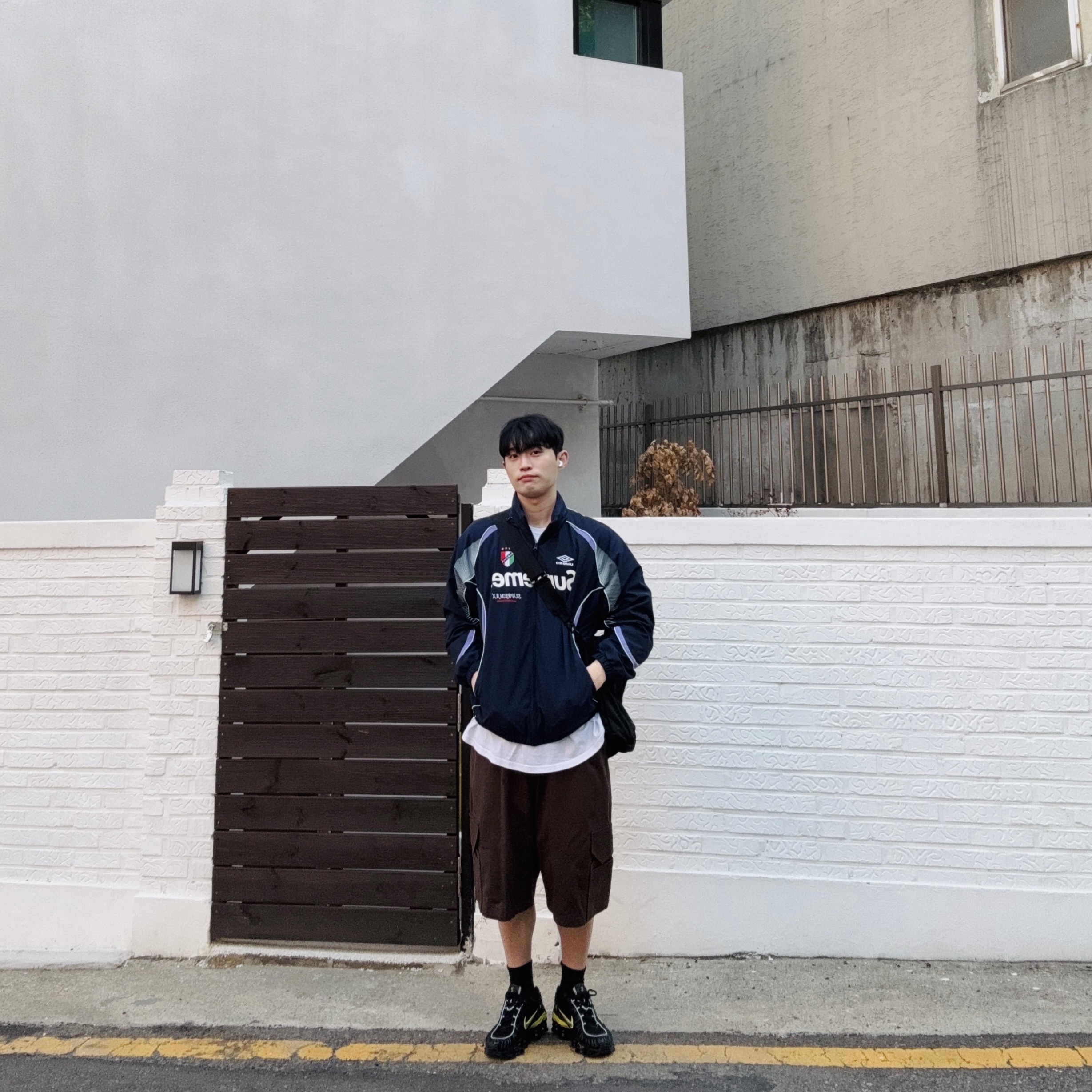 Supreme x Umbro Track Jacket Navy - 22SS, Nike Shox TL Black Dynamic Yellow 착용 스타일 - 2