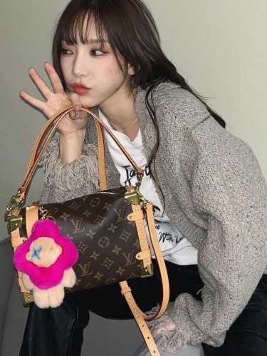 Louis Vuitton Side Trunk GM Monogram 착용 스타일 - 2
