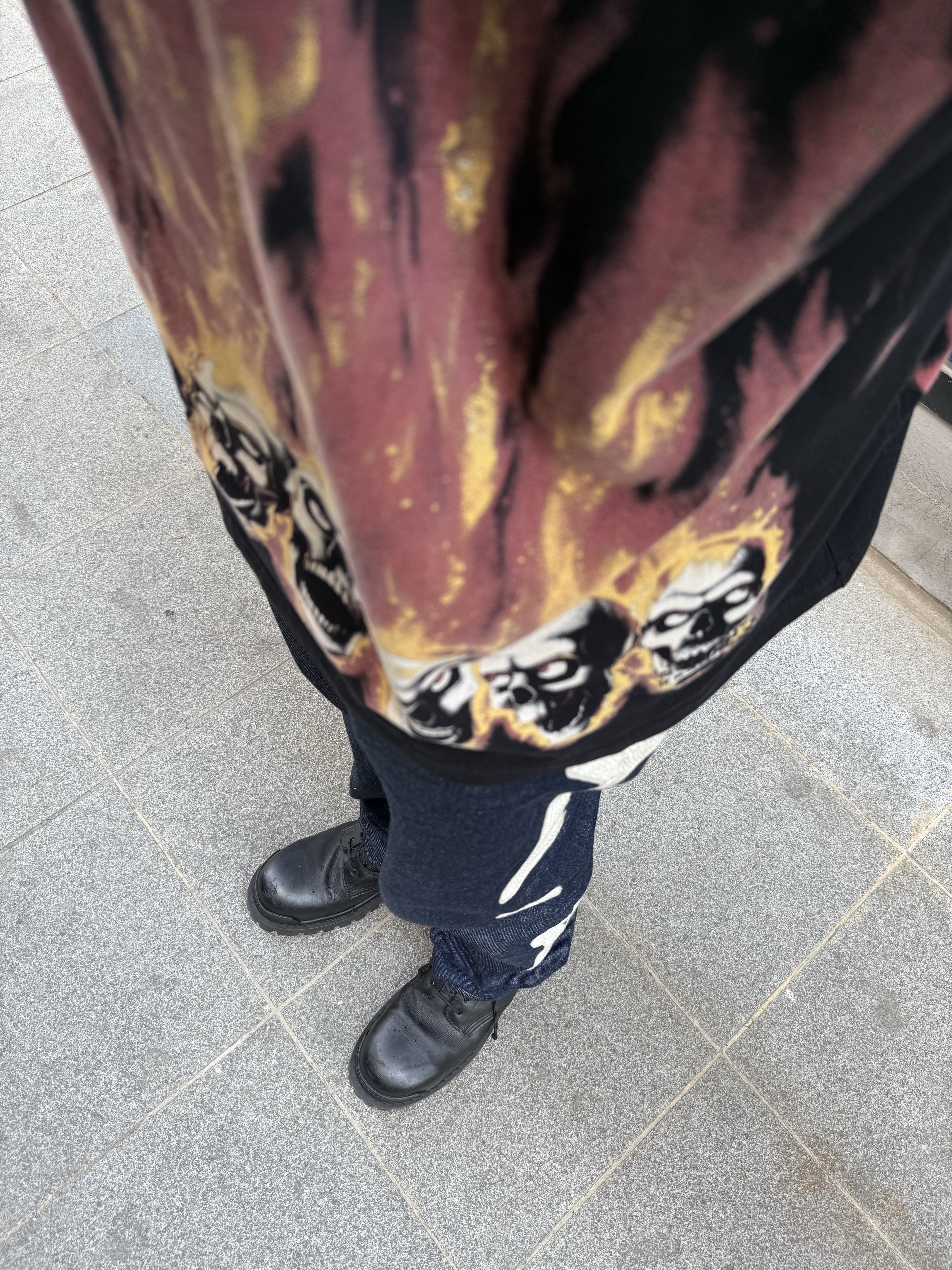 Supreme x MM6 Maison Margiela Liquid Blue Oversized T-Shirt Black - 24SS, Kapital 12.5 oz. Denim Mexican Tuxedo 5P Okagilly Pants Indigo 착용 스타일 - 1