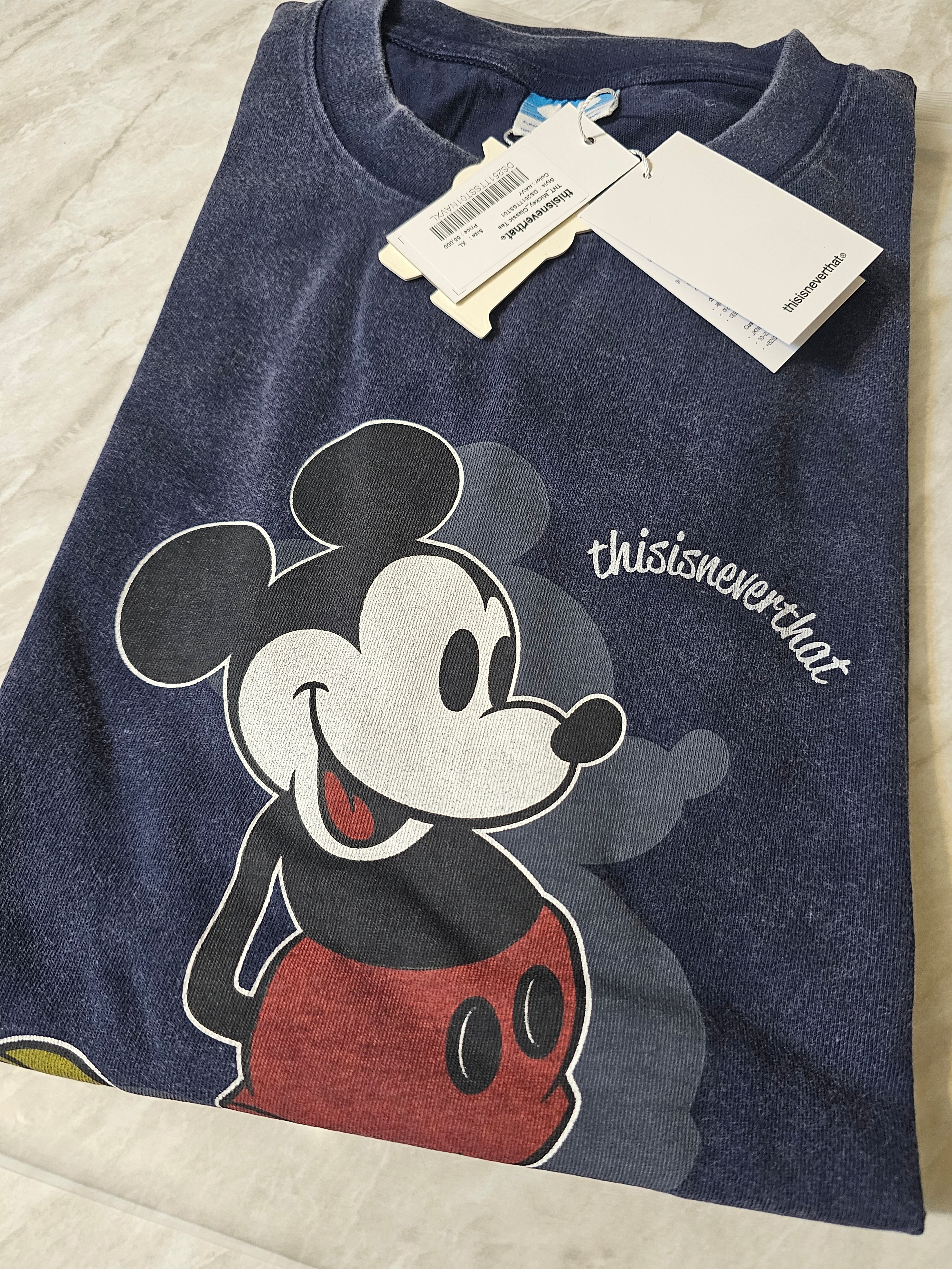 Thisisneverthat x Disney Mickey Classic T-Shirt Navy 착용 스타일