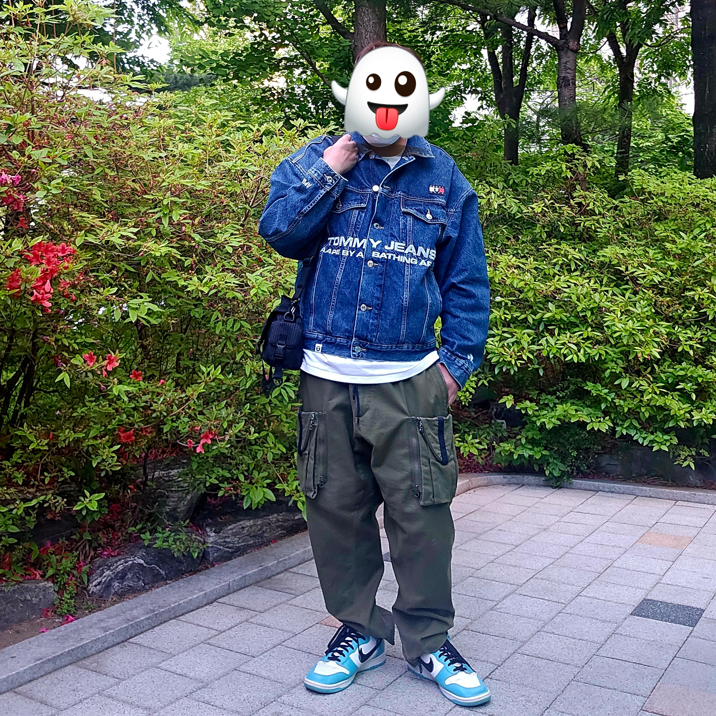 Supreme Mini Duffle Bag Black - 24SS, Nike ACG Cargo Pants Black 착용 스타일 - 2