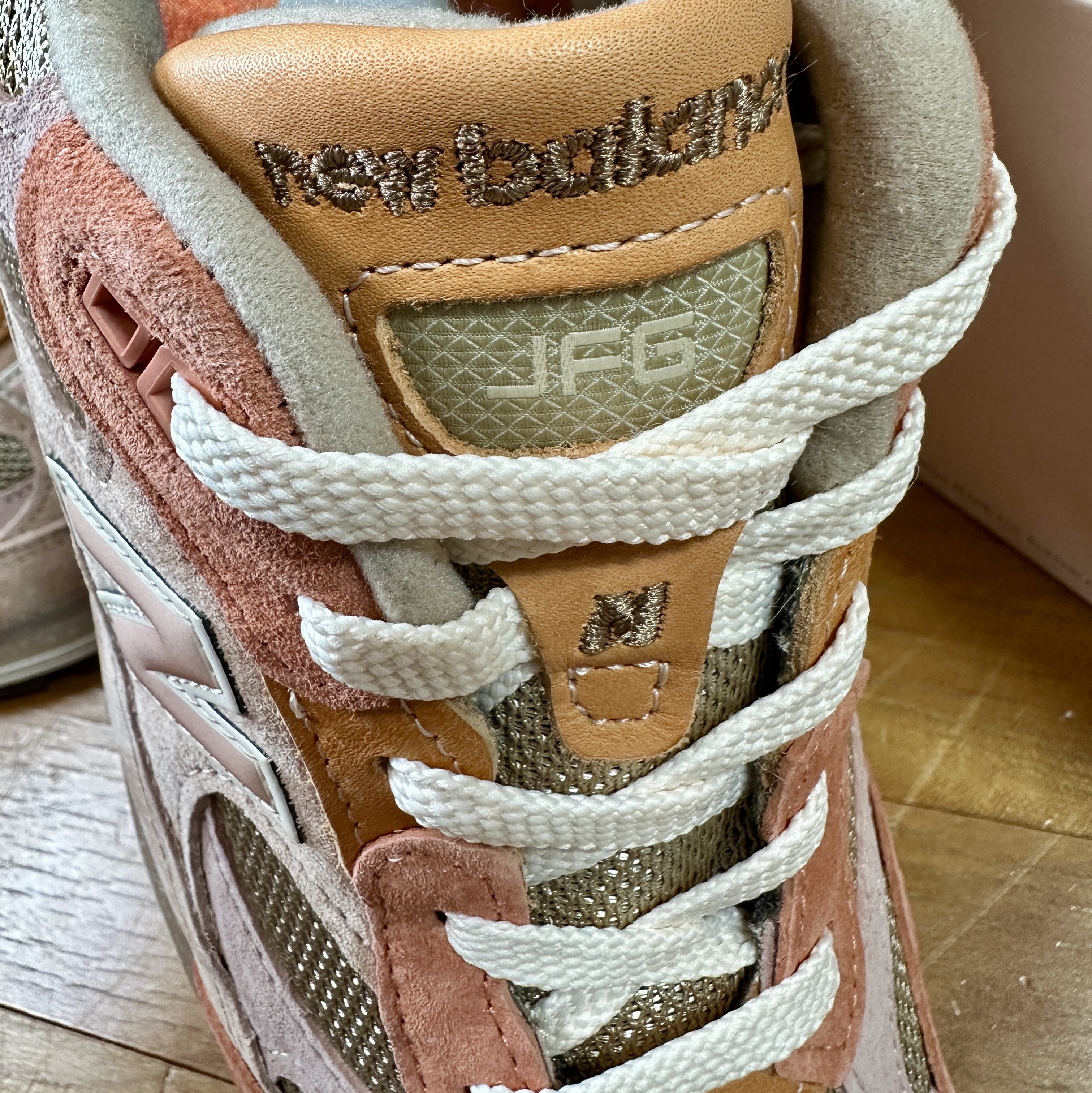New Balance x Joe Freshgoods 992 Made in USA Aged Well 착용 스타일 - 4