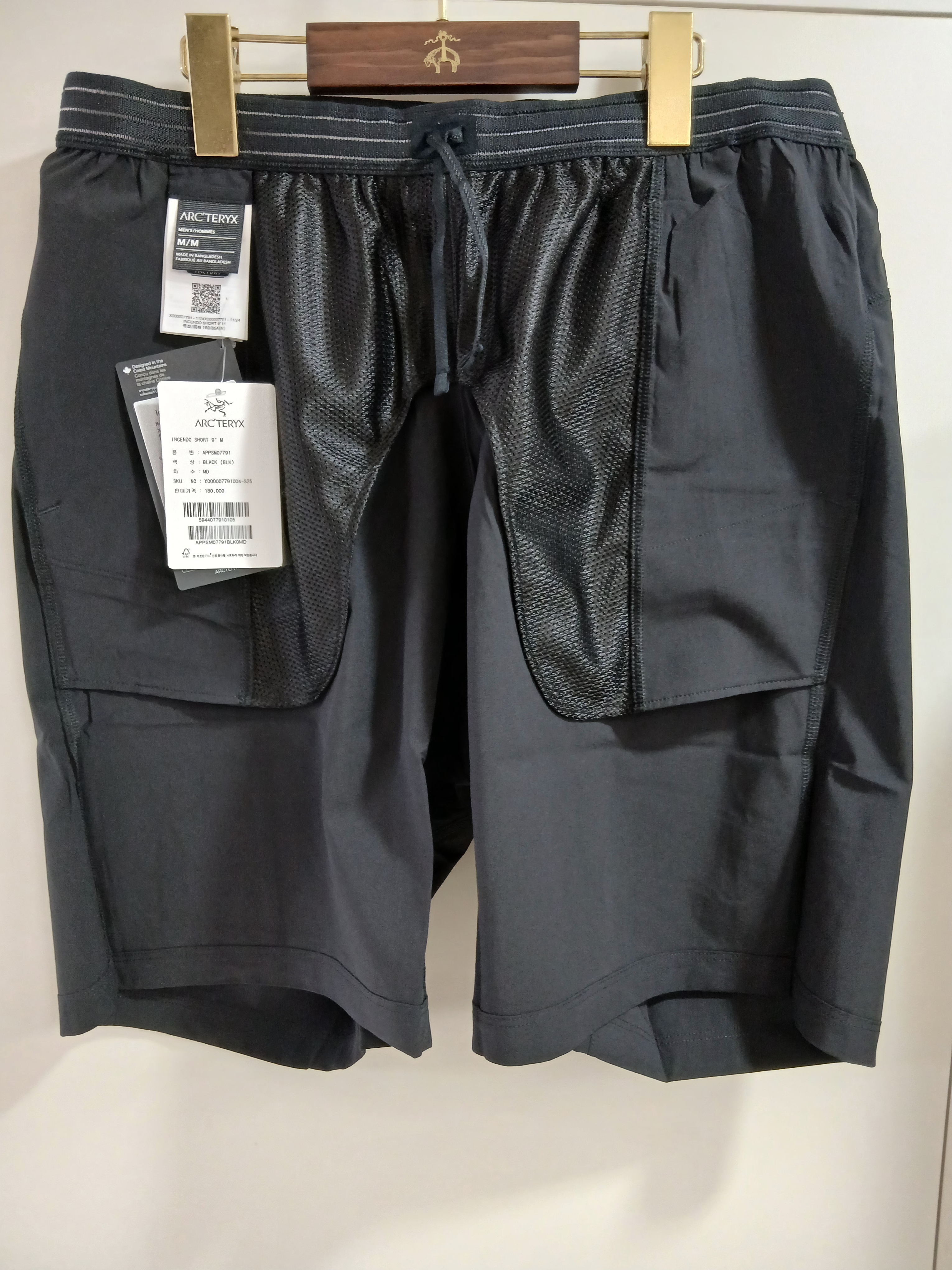 Arc'teryx Incendo Shorts 9 Inch Black 착용 스타일 - 3