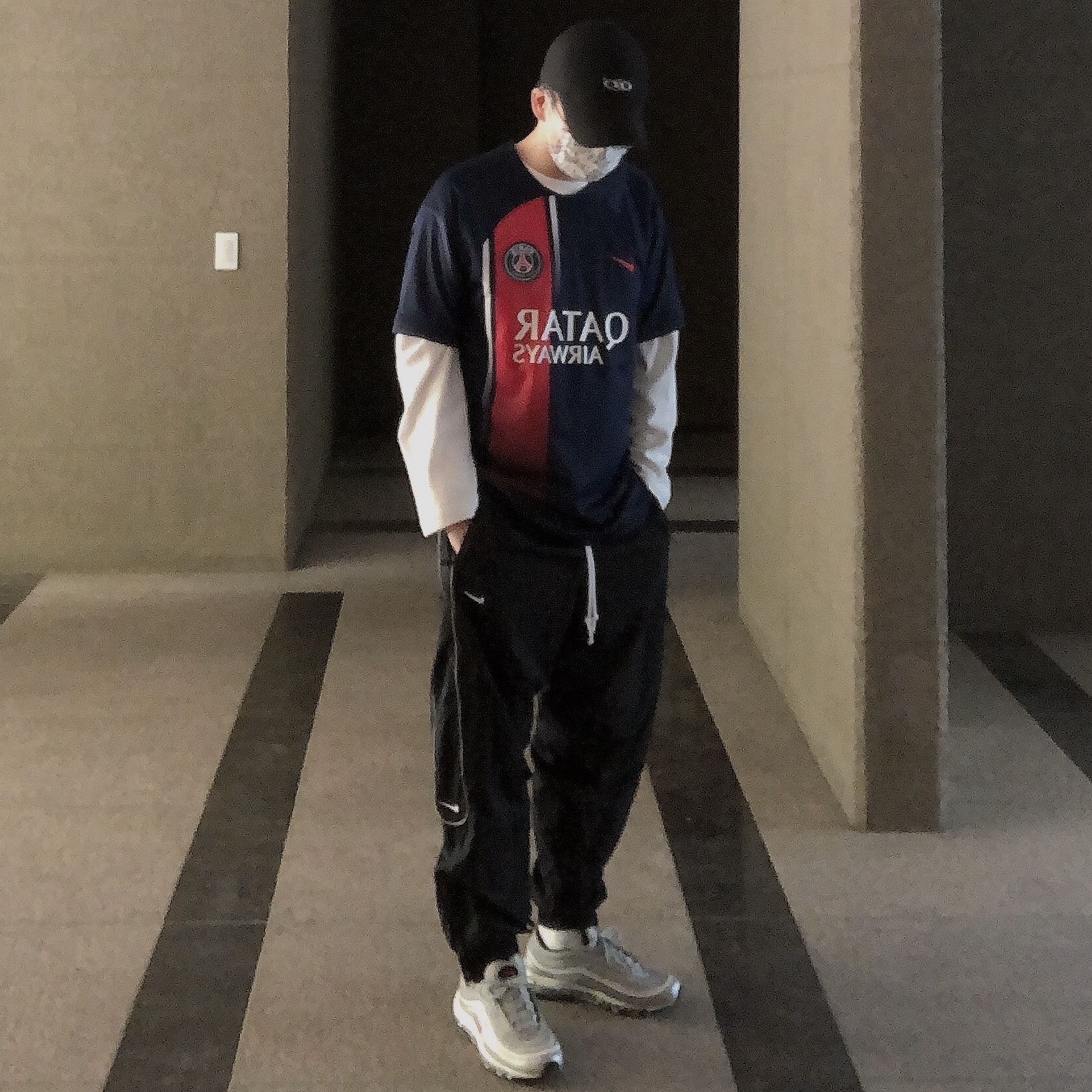 Nike Paris Saint-Germain 2023/24 Dri-Fit Stadium Home Jersey Midnight Navy (Non Marking Ver.), Nike Air Max 97 OG Silver Bullet 2022 착용 스타일 - 2