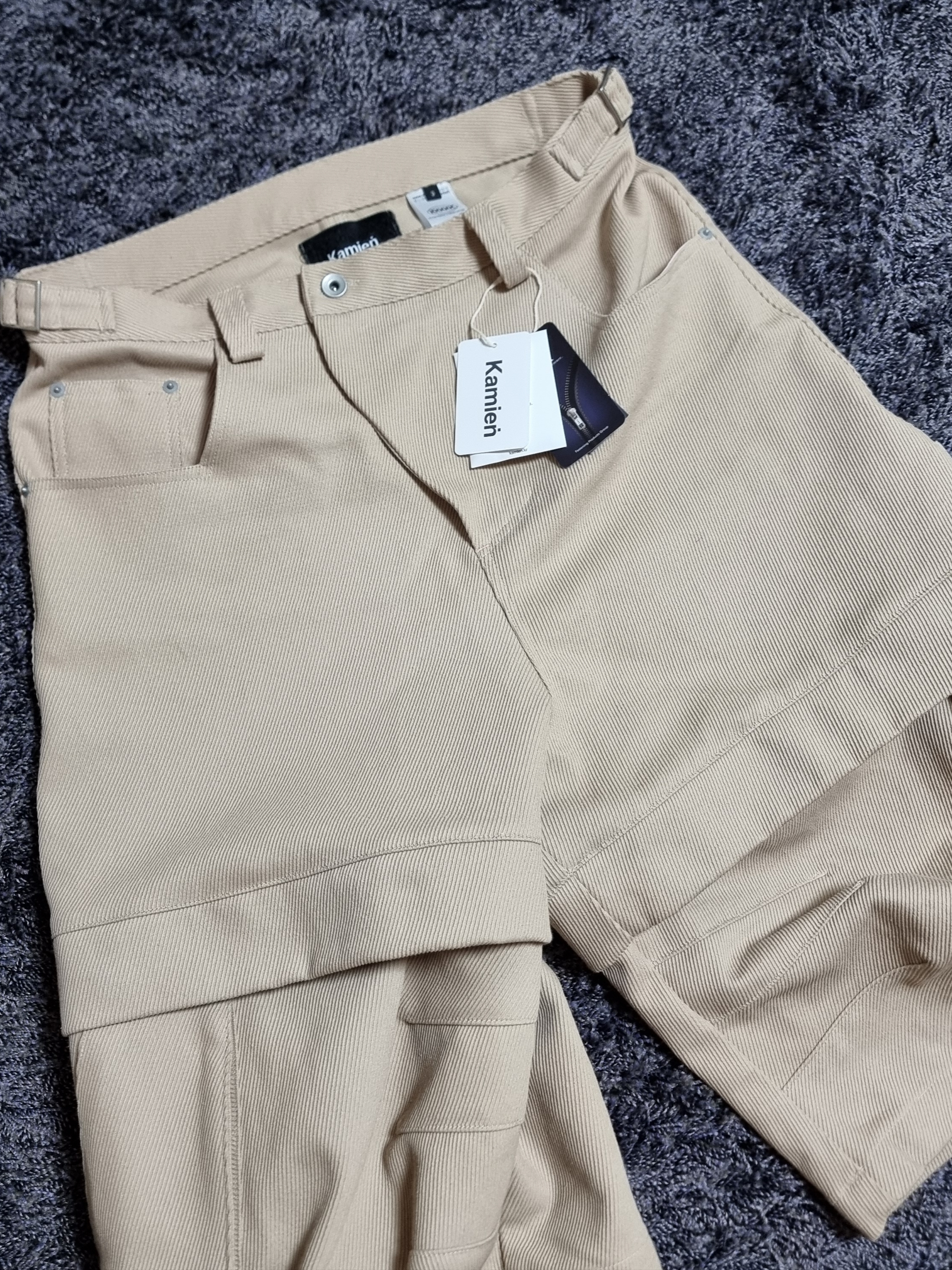 Kamien Titan Bermuda Pants Beige, Kinchi x My Name Is Peter Boots - 888 (a) Yellow 착용 스타일 - 4