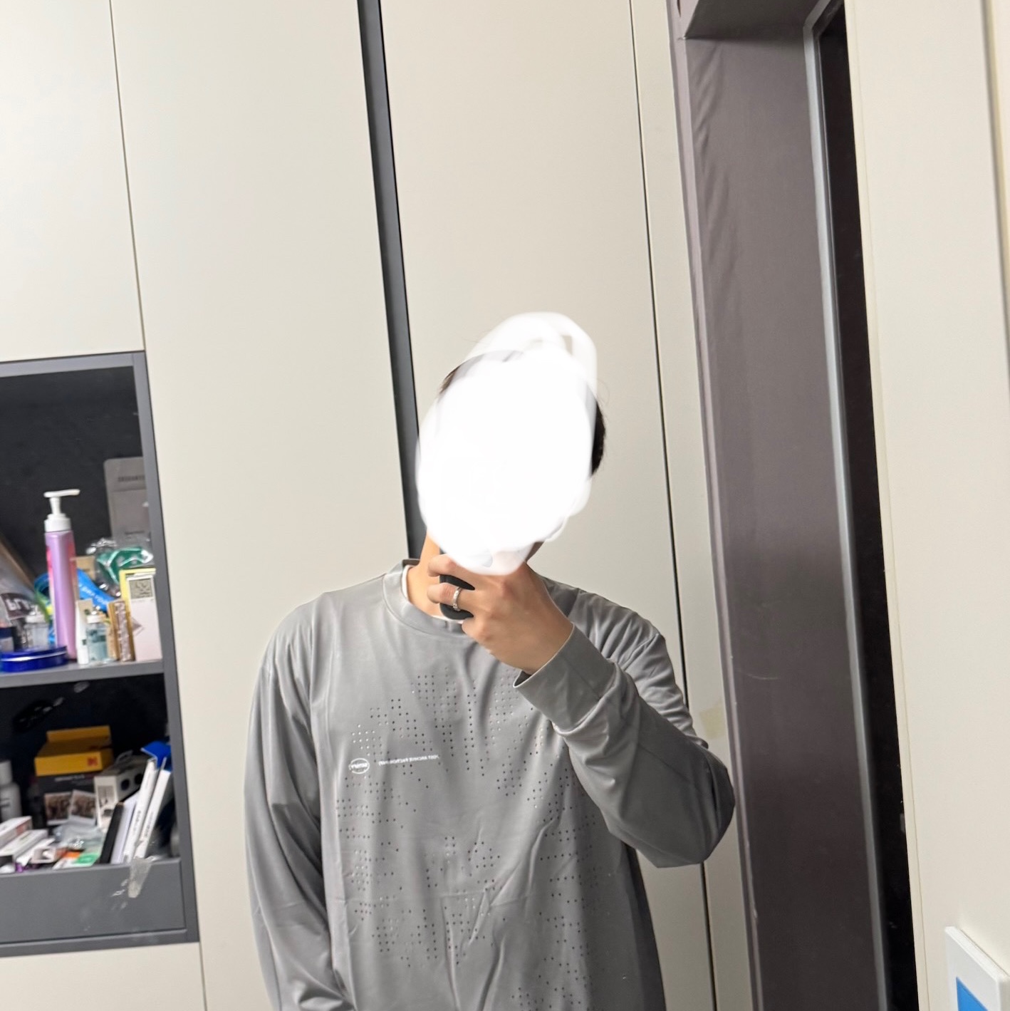 Satisfy x Post Archive Faction (Paf) Auralite Long T-Shirt Grey 착용 스타일