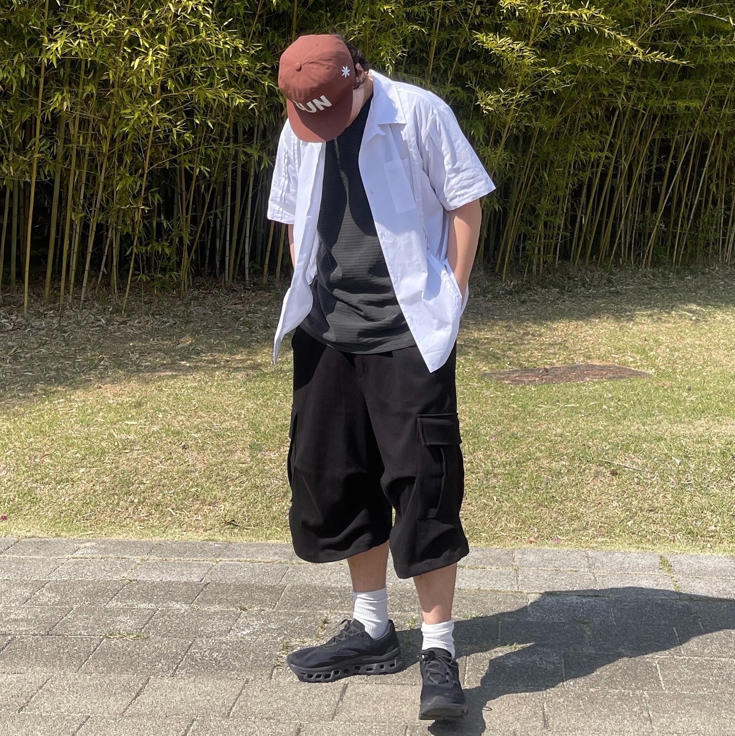 Thevinylhouse Curved Short Sleeve Shirts White, On Running x Post Archive Faction (Paf) Cloudmonster 2 Thorn Brown 착용 스타일