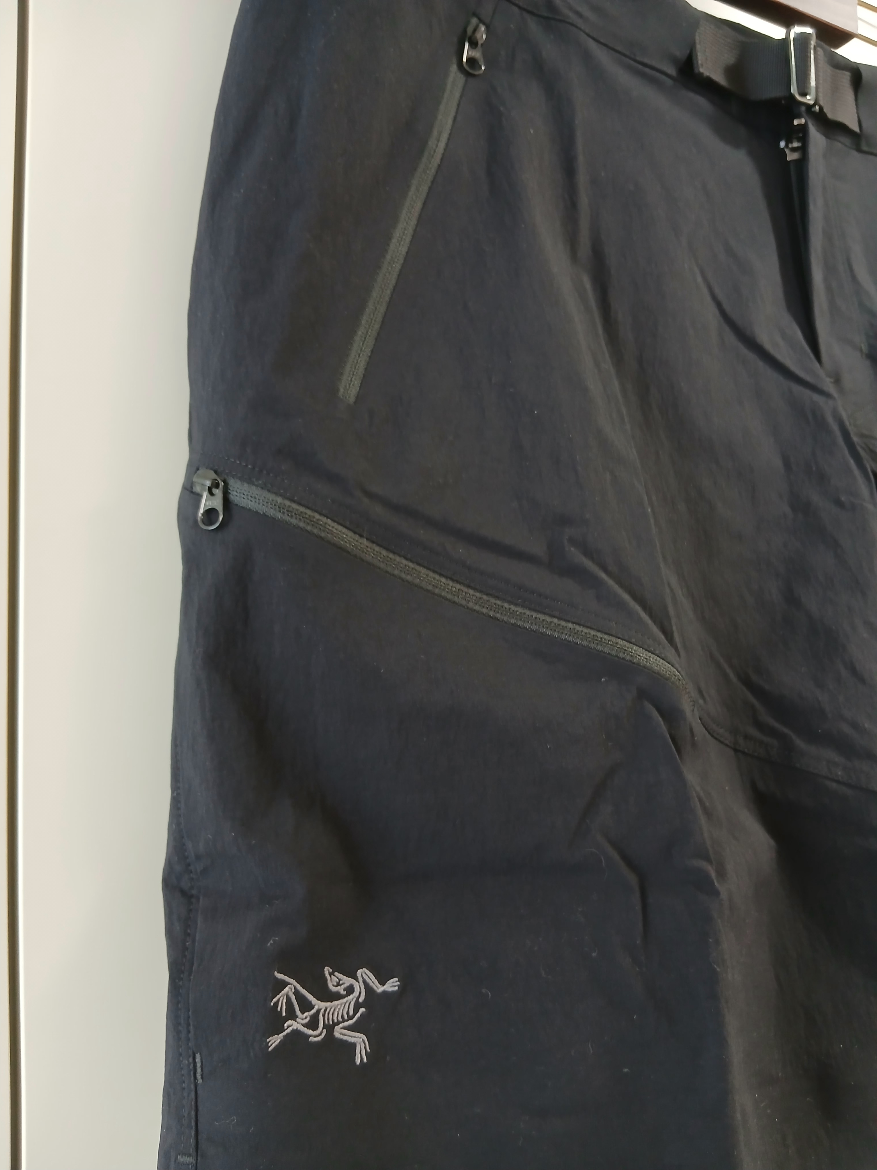 Arc'teryx Gamma Quick Dry Shorts 9 Inch Black 착용 스타일 - 5