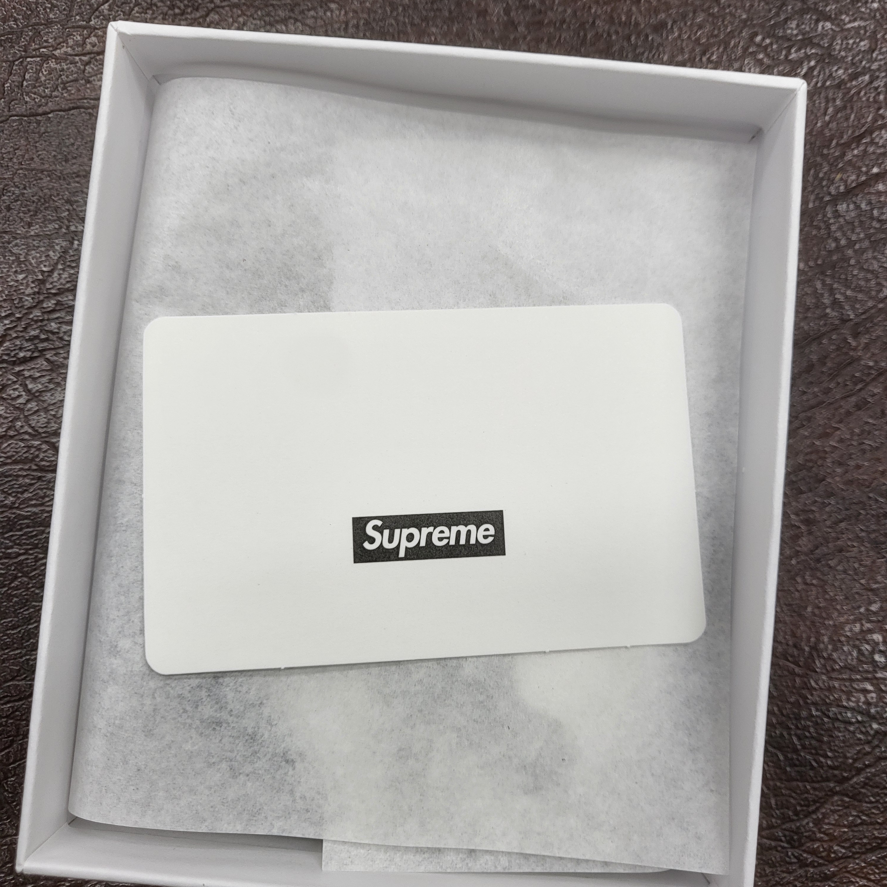 Supreme Leather Pocket Mirror Snow Camo - 25SS 착용 스타일 - 1