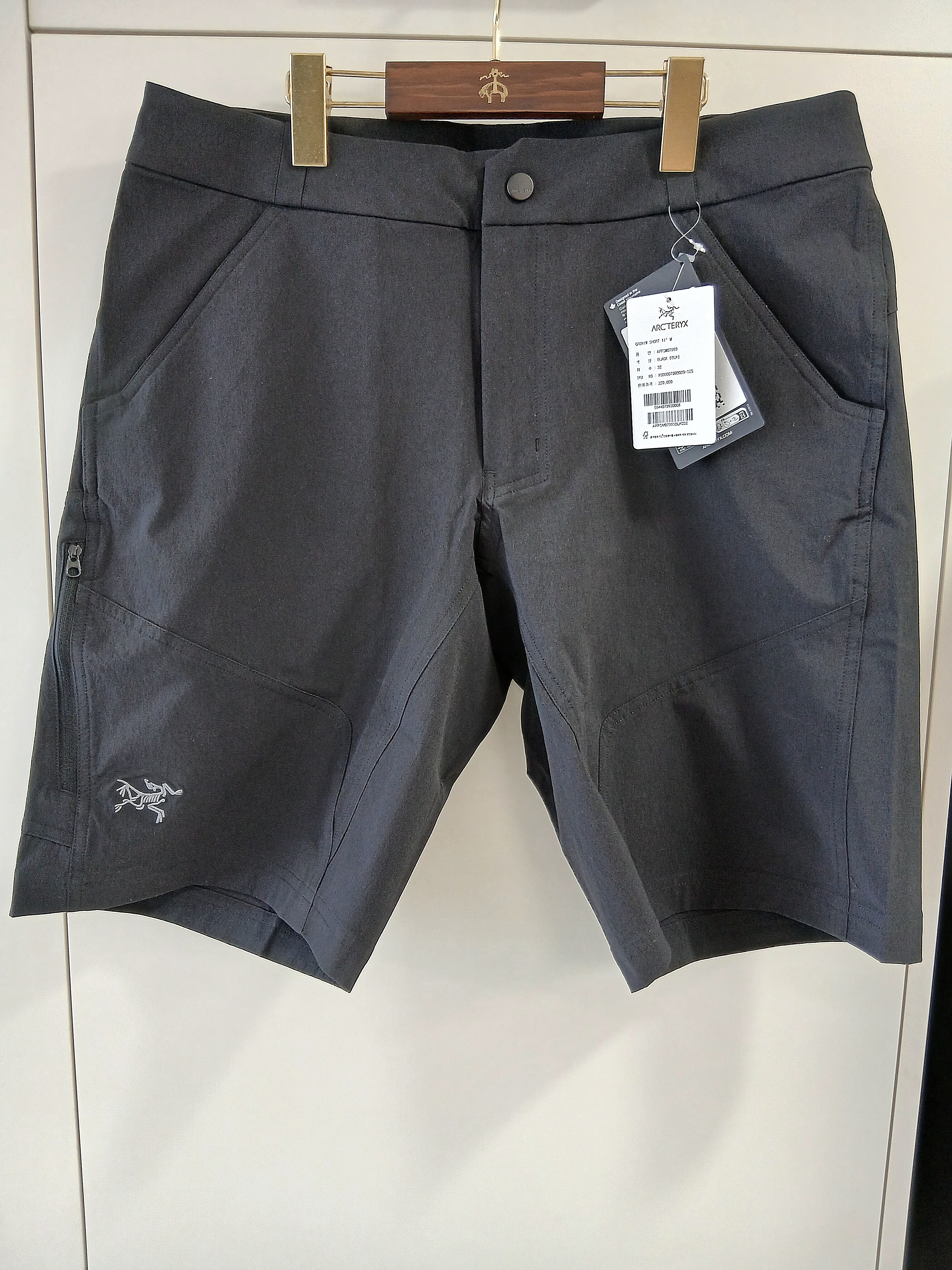Arc'teryx Cronin Shorts 11 Inch Black 착용 스타일 - 1