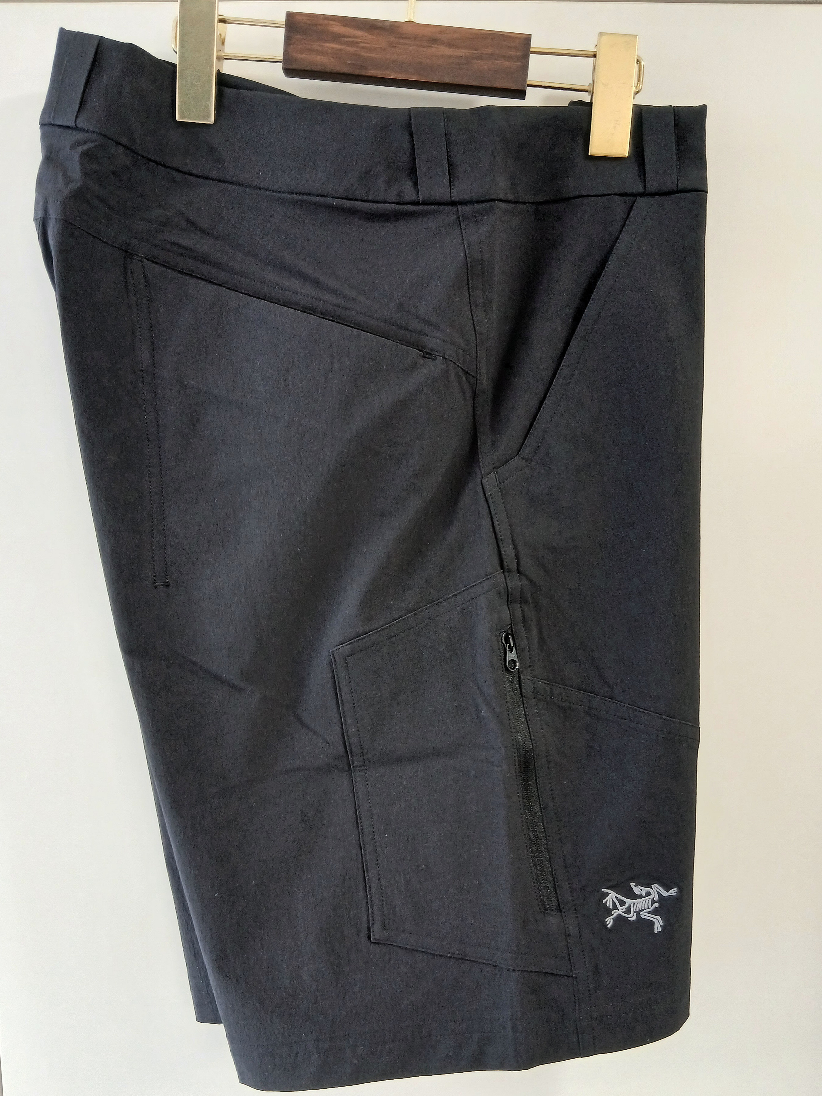 Arc'teryx Cronin Shorts 11 Inch Black 착용 스타일 - 3