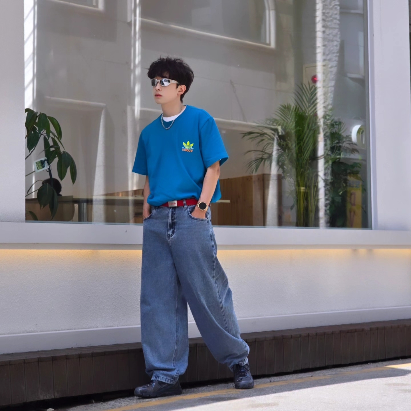 Palace x Adidas Nature T-Shirt Mystery Petrol - 22SS, NOMANUAL Raw Vision Denim Pants White Blue 착용 스타일 - 6