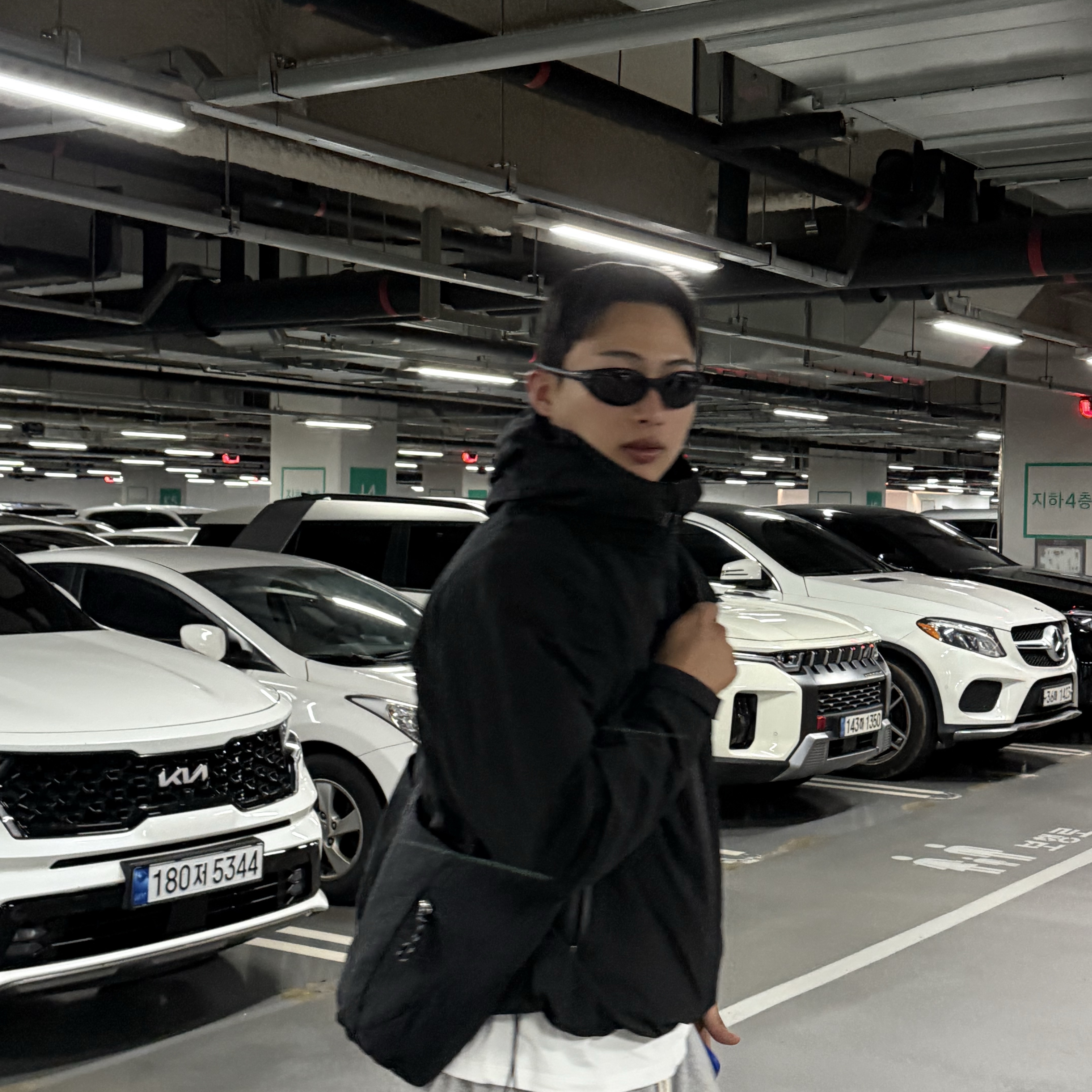 Oakley Eye Jacket Redux Matte Black Frame Prizm Grey Lenses High Bridge Fit 착용 스타일