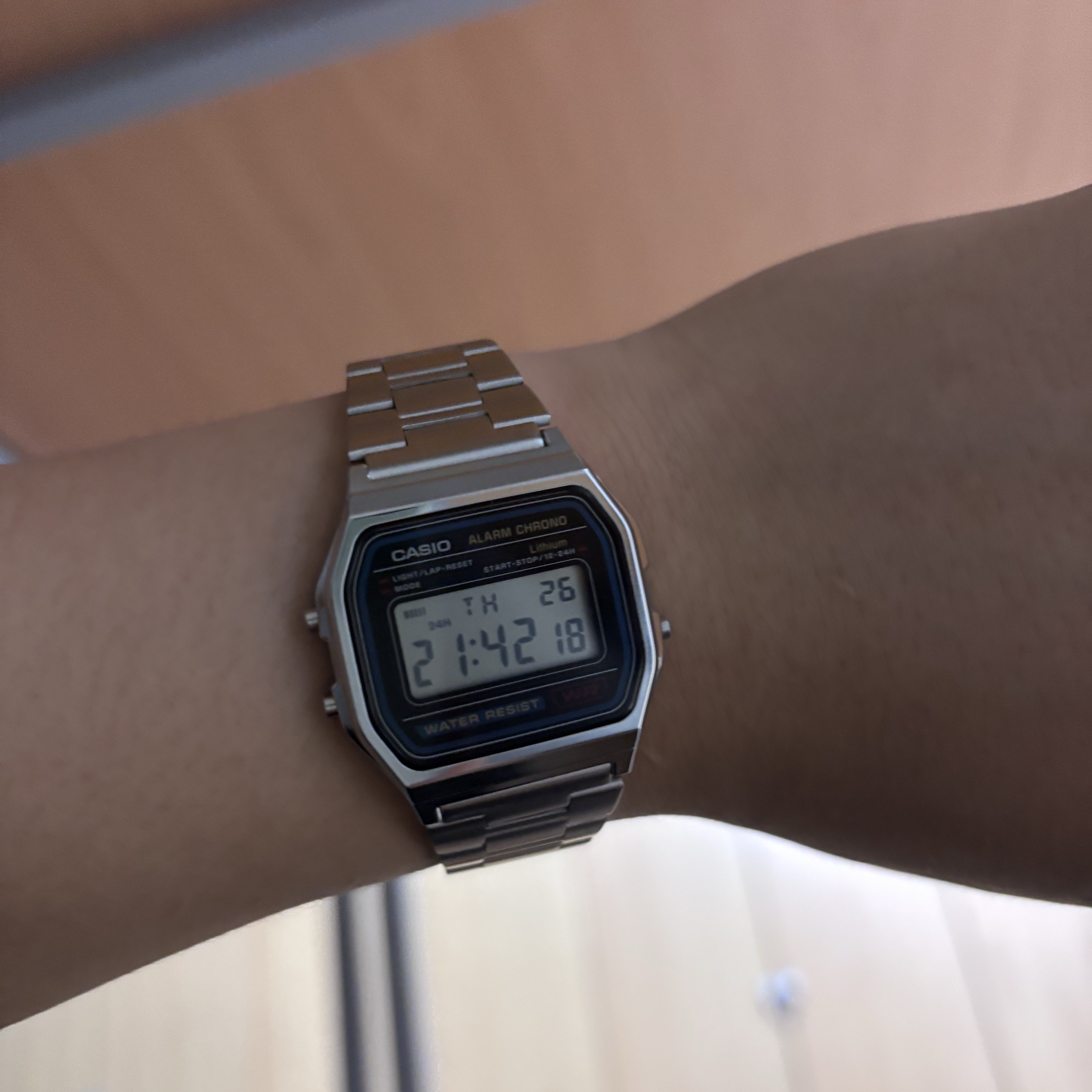 Casio A-158WA-1 착용 스타일