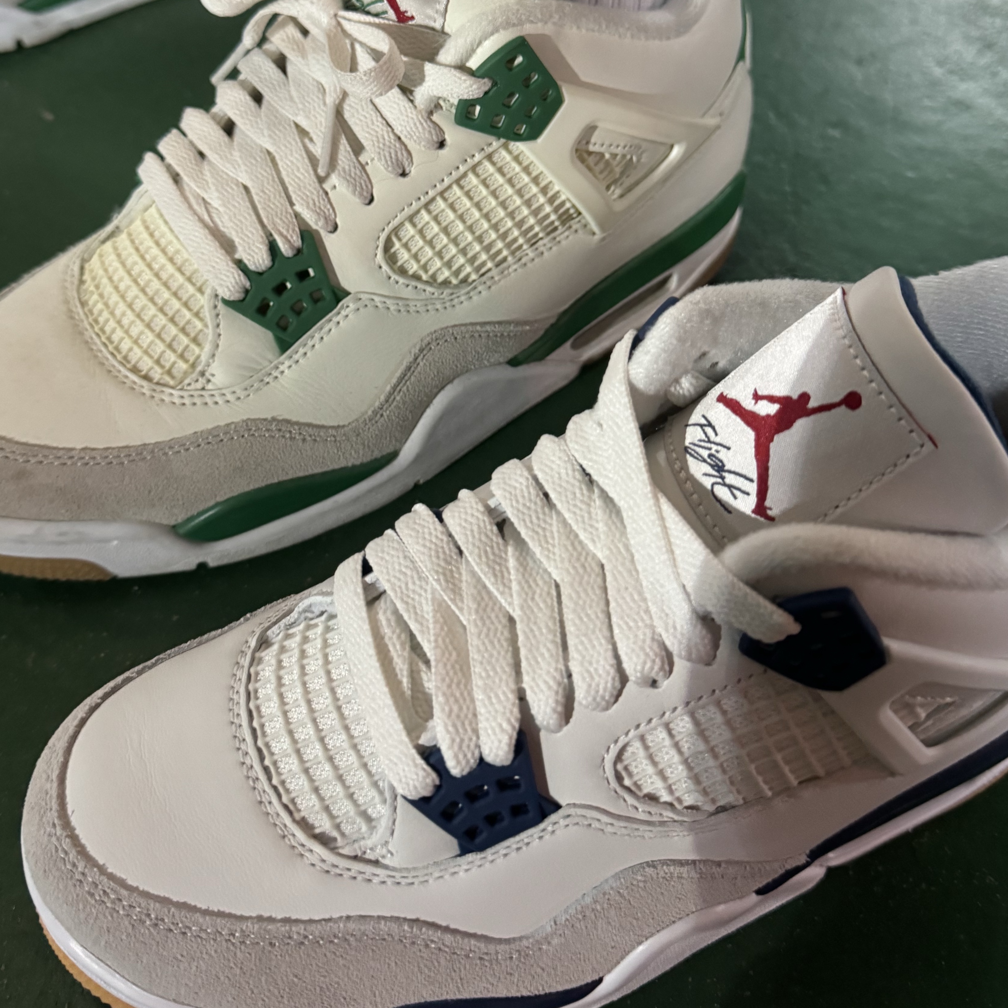 Jordan 4 x Nike SB Retro SP Navy, Jordan 4 x Nike SB Retro SP Pine Green 착용 스타일 - 2