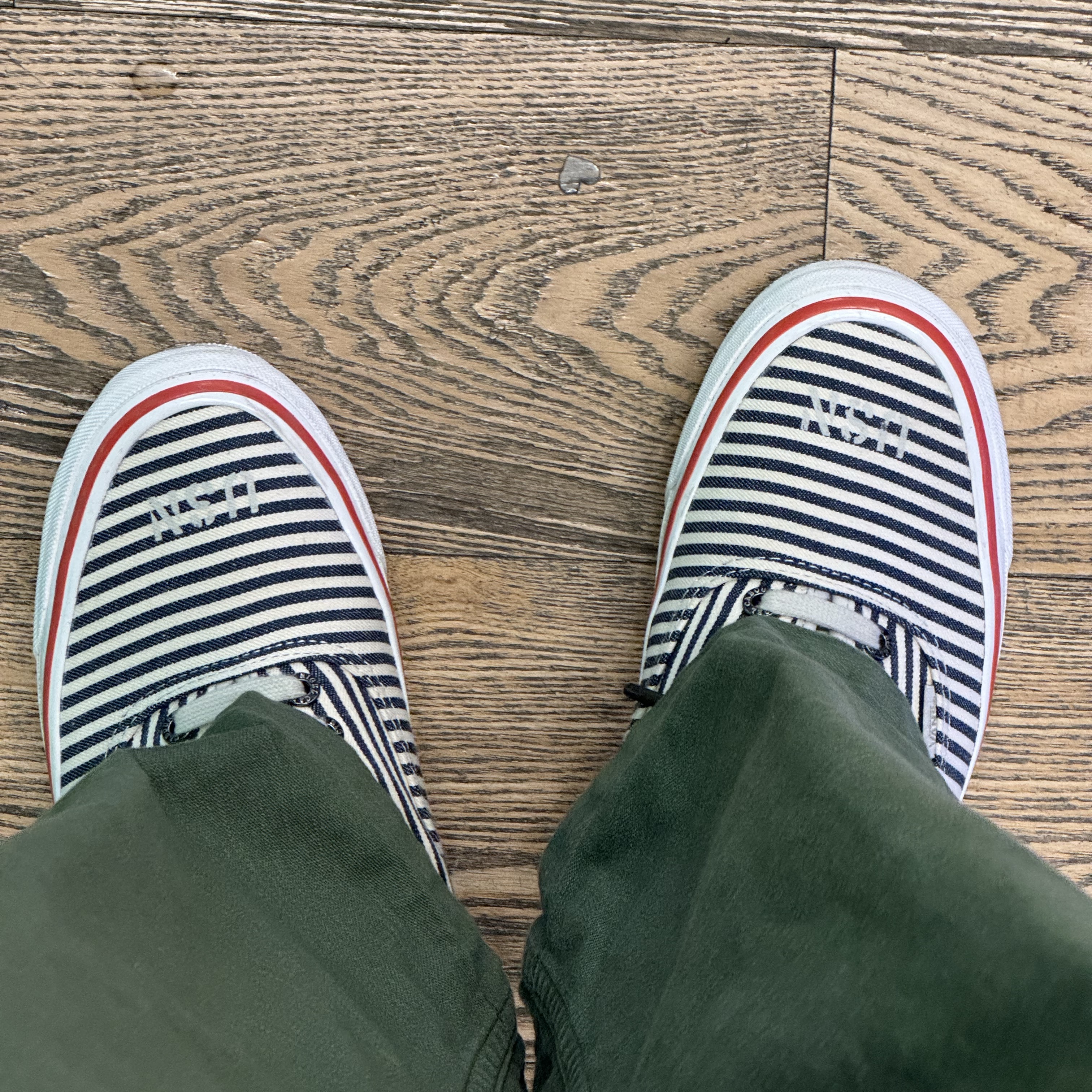 Vans Vault x Nigel Carboun OG Authentic LX Stripes Navy 착용 스타일