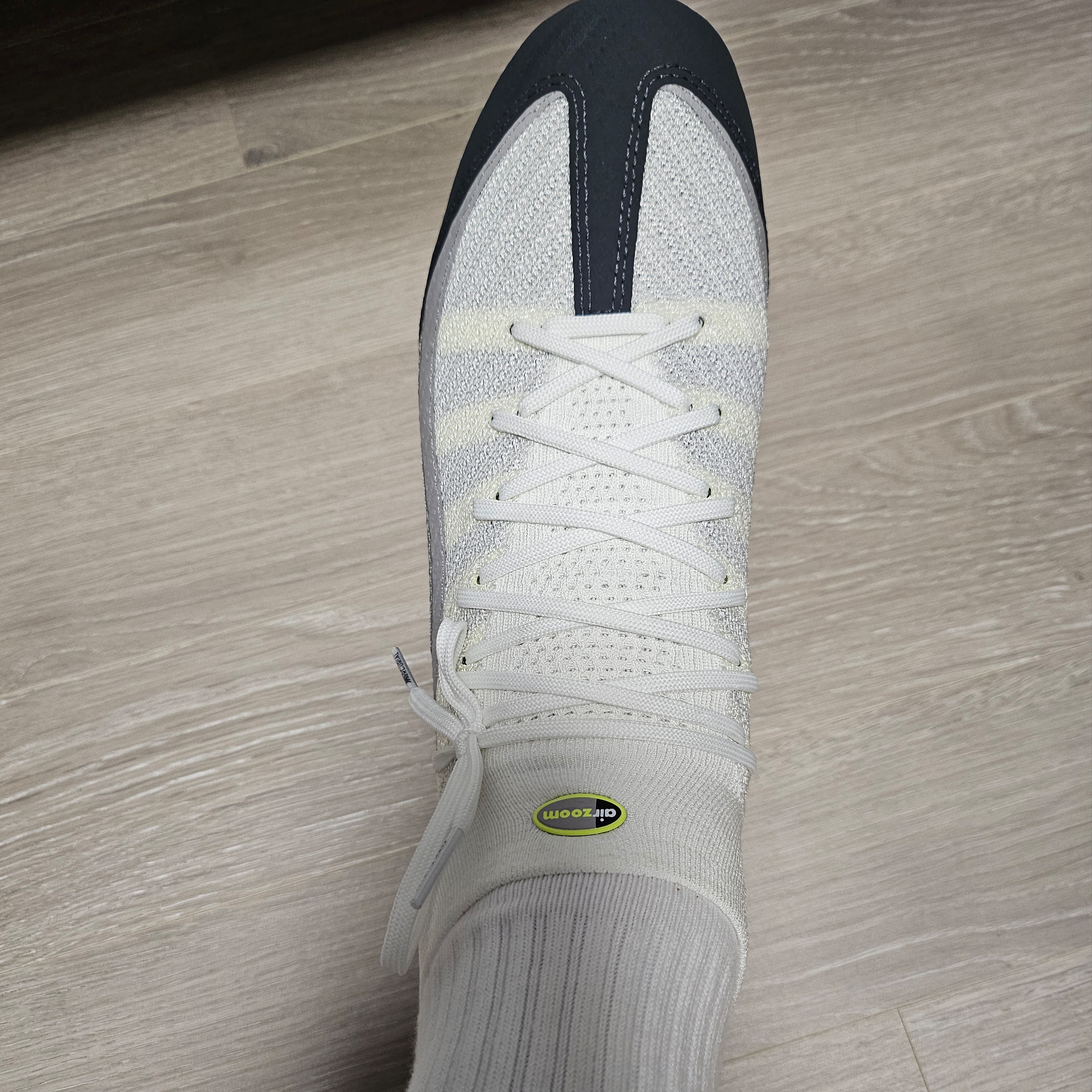 Nike Zoom Mercurial Superfly 10 Elite AM 95 SE FG Black Neon Yellow 착용 스타일 - 7