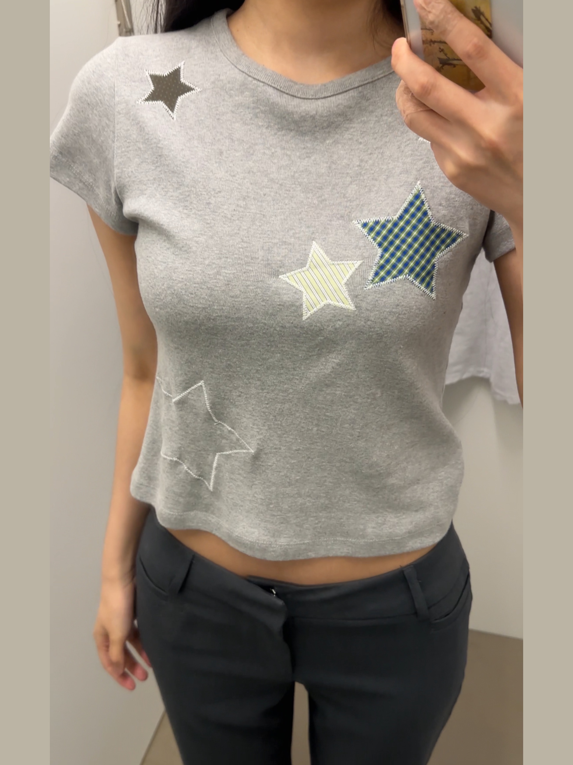 AEAE Check Star Tee Melange Grey 착용 스타일