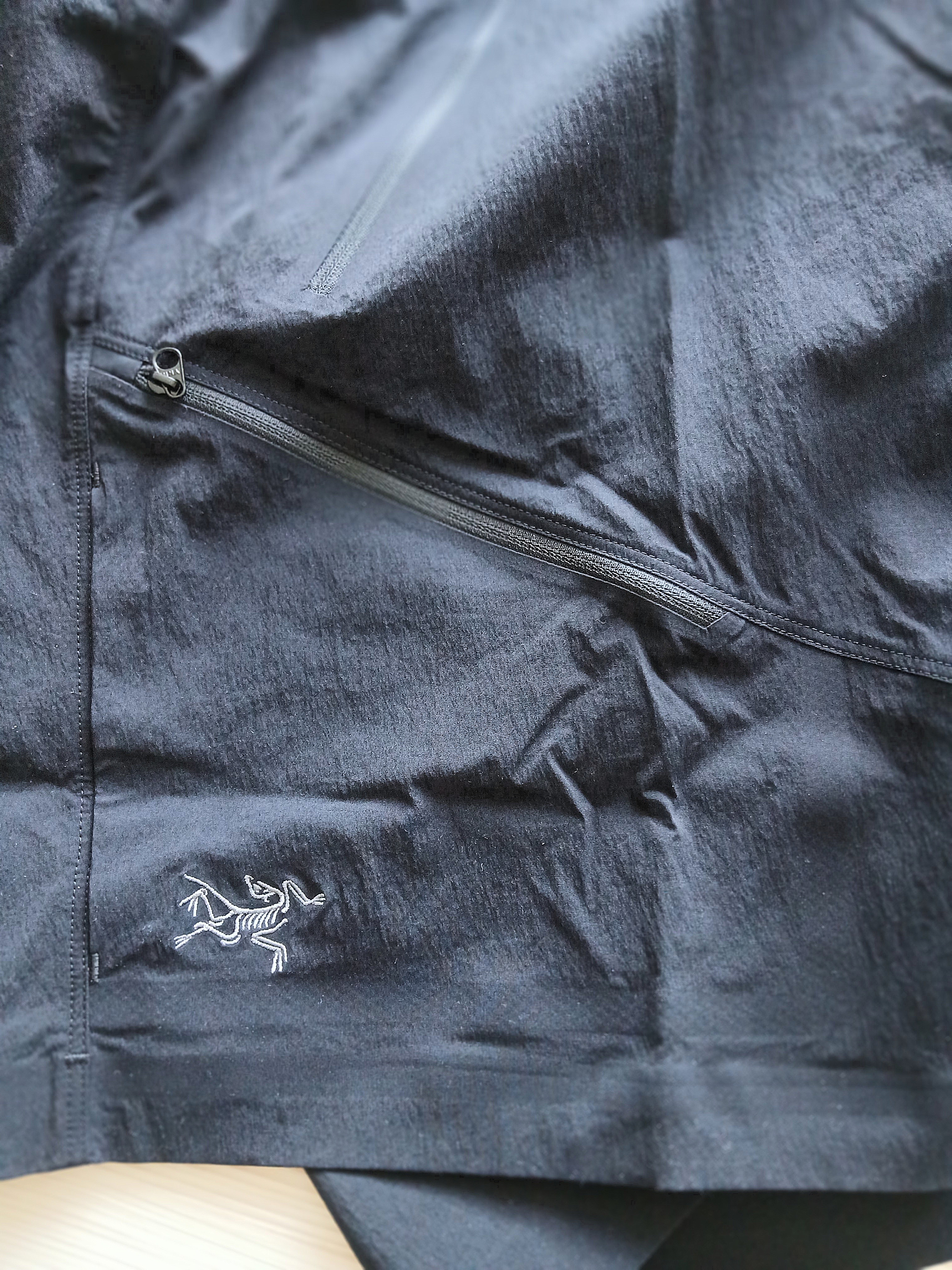 Arc'teryx Gamma Quick Dry Shorts 9 Inch Black 착용 스타일 - 7