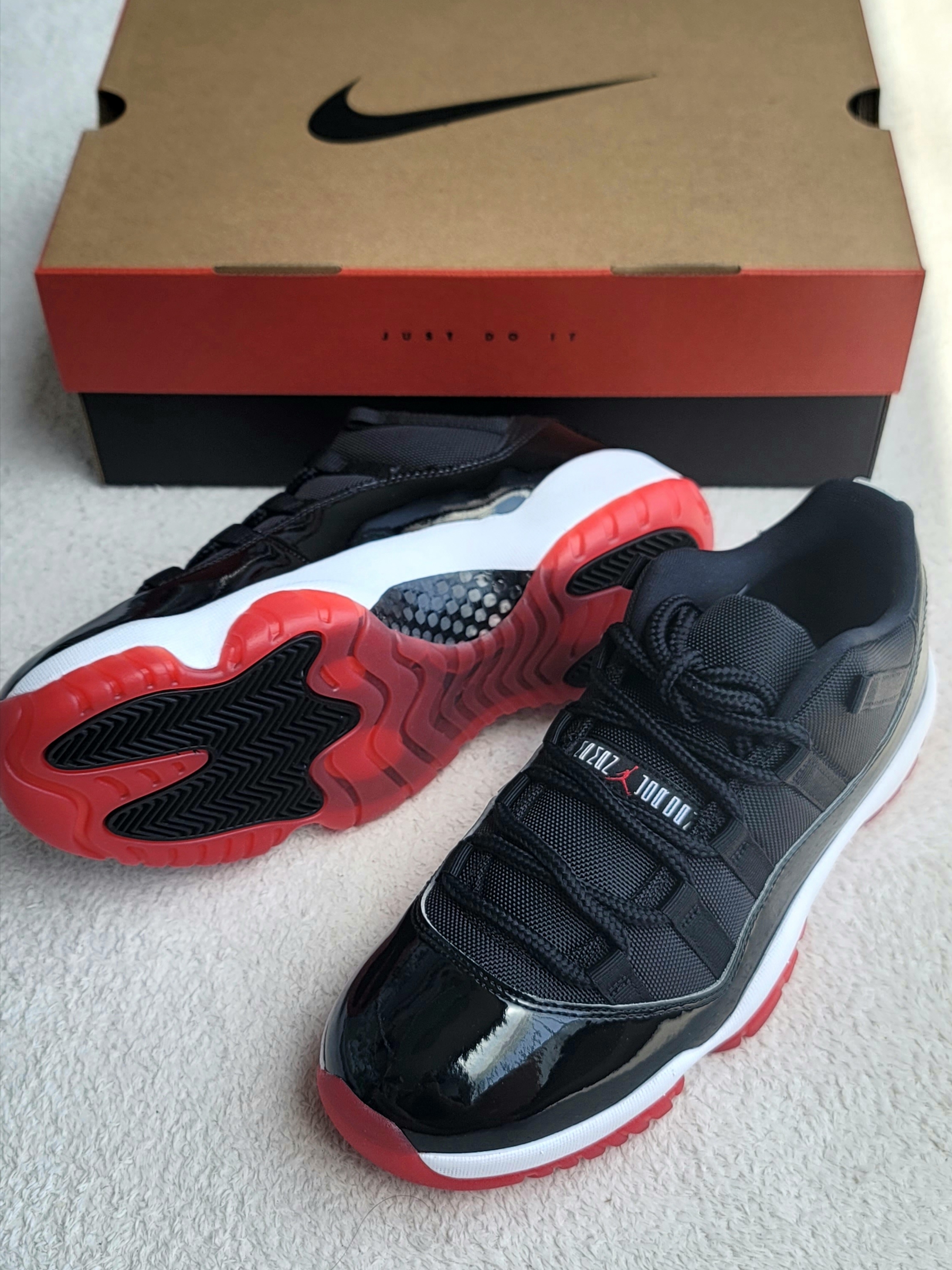 Jordan 11 Retro Low Bred 2025 착용 스타일 - 1