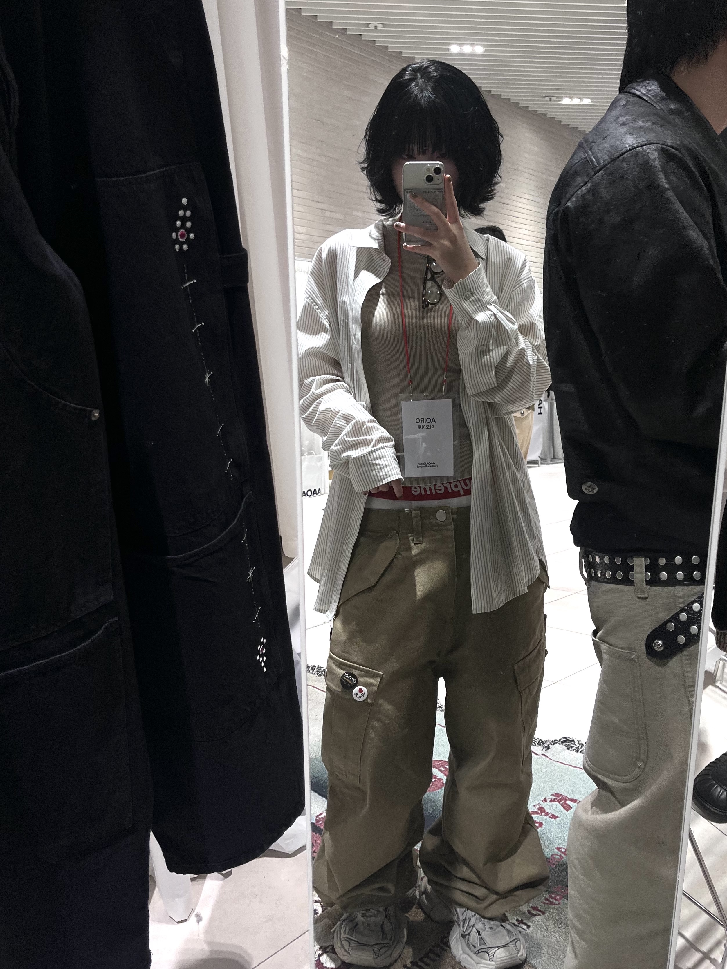 Aoiro Fake Stud Cutted Double Knee Pants Denim Black, Aoiro Hikari Snap M65 Pants Mocha Brown 착용 스타일 - 1