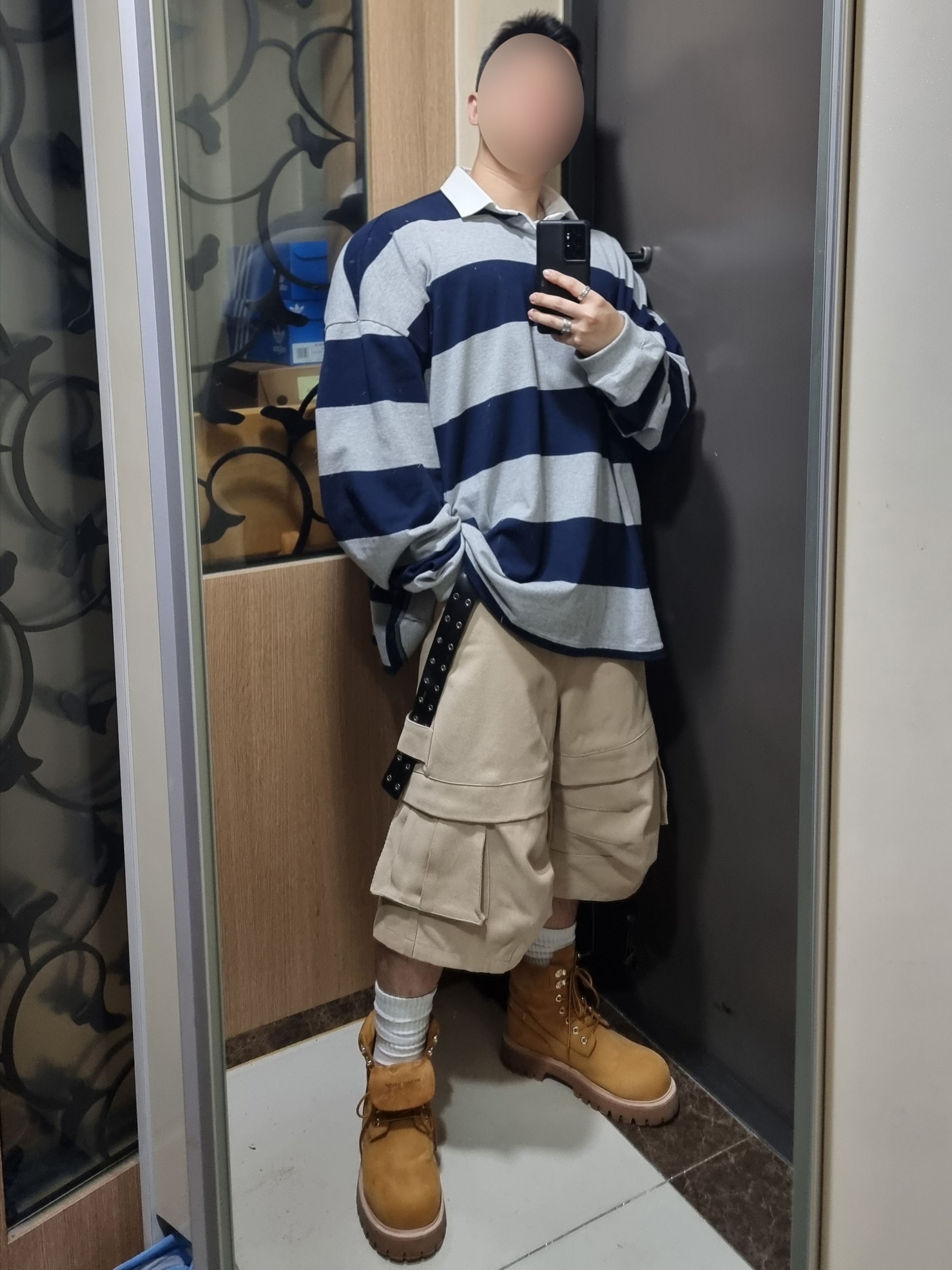 Kamien Titan Bermuda Pants Beige, Kinchi x My Name Is Peter Boots - 888 (a) Yellow 착용 스타일 - 2