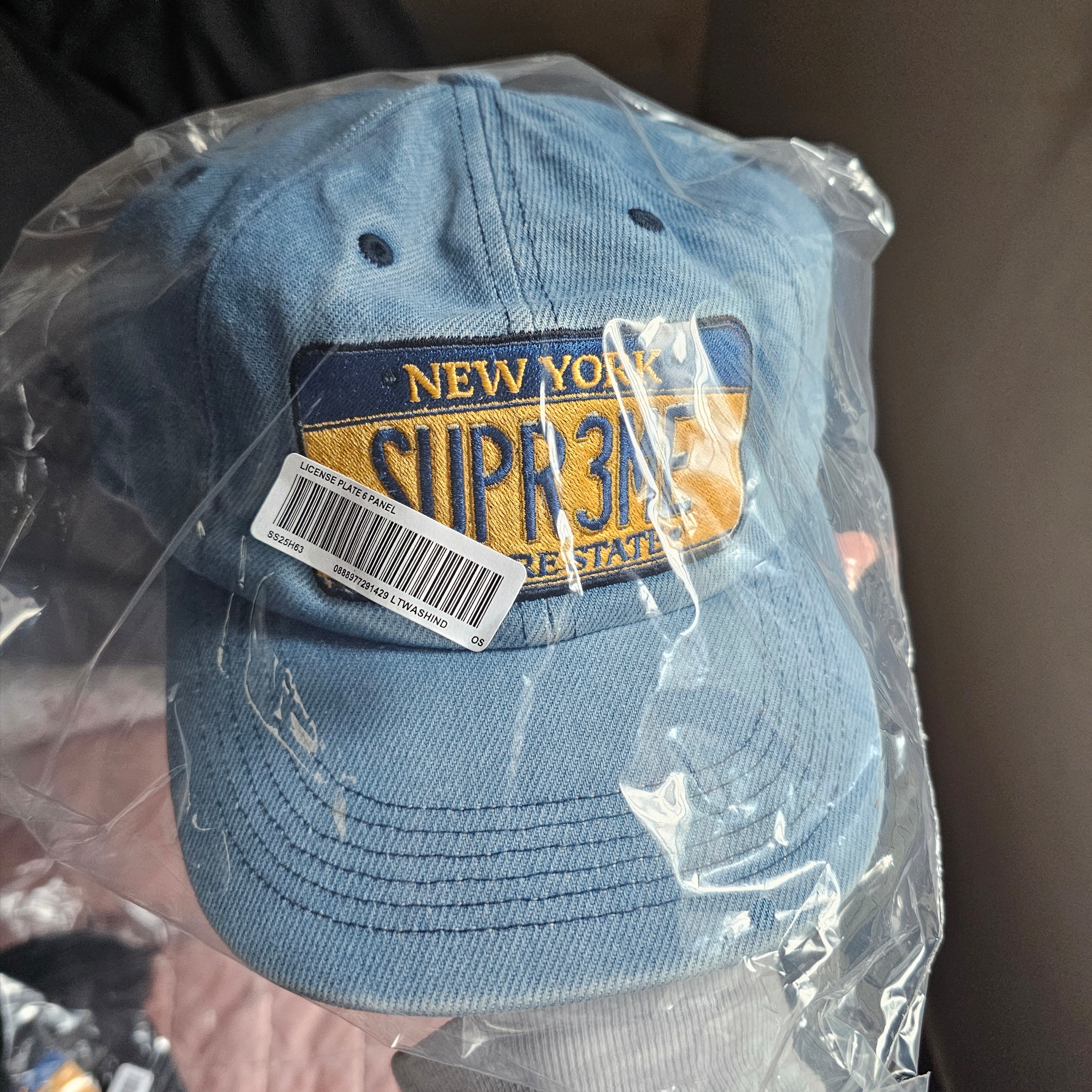 Supreme License Plate 6-Panel Denim - 25SS 착용 스타일