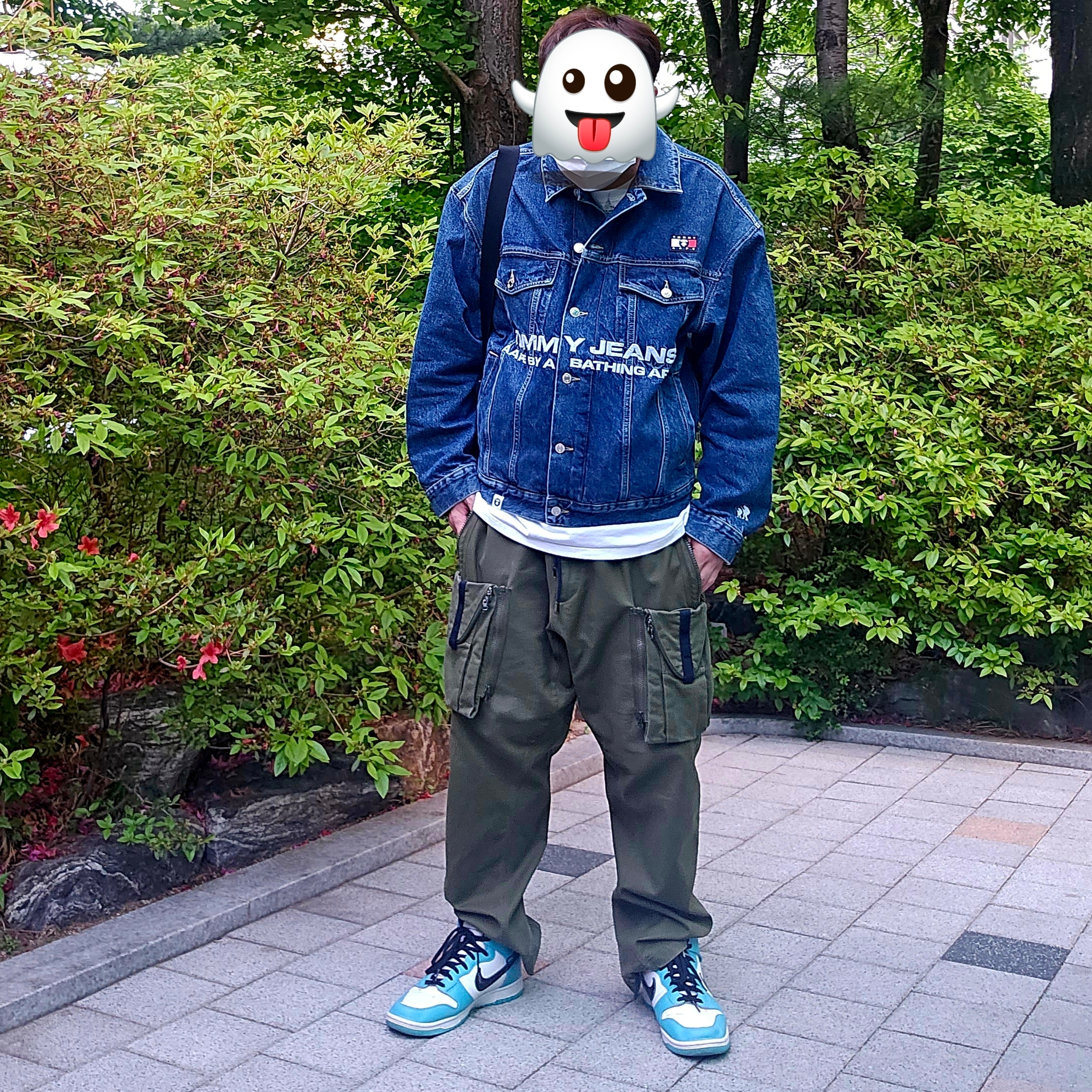Supreme Mini Duffle Bag Black - 24SS, Nike ACG Cargo Pants Black 착용 스타일 - 1