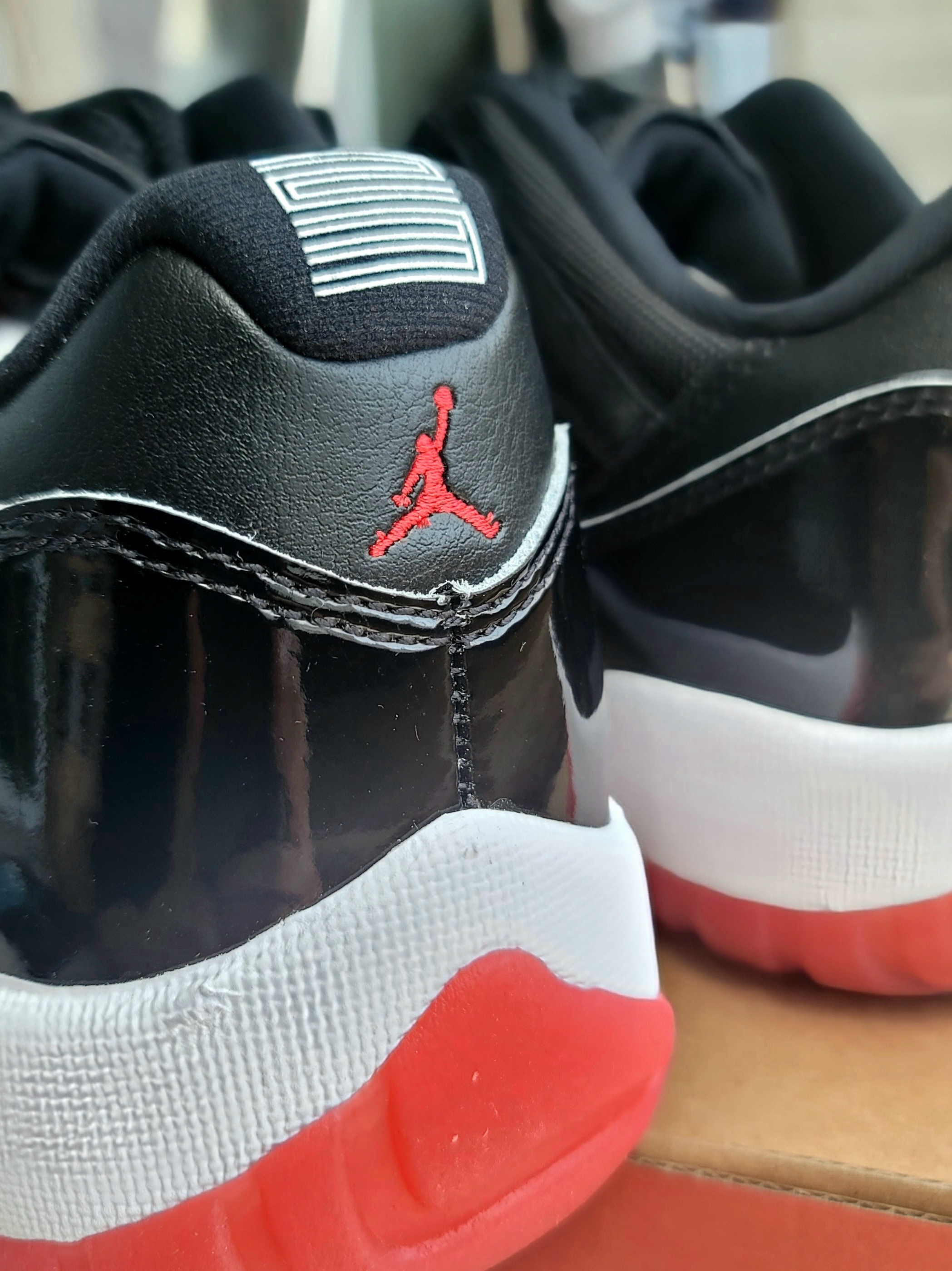 Jordan 11 Retro Low Bred 2025 착용 스타일 - 3