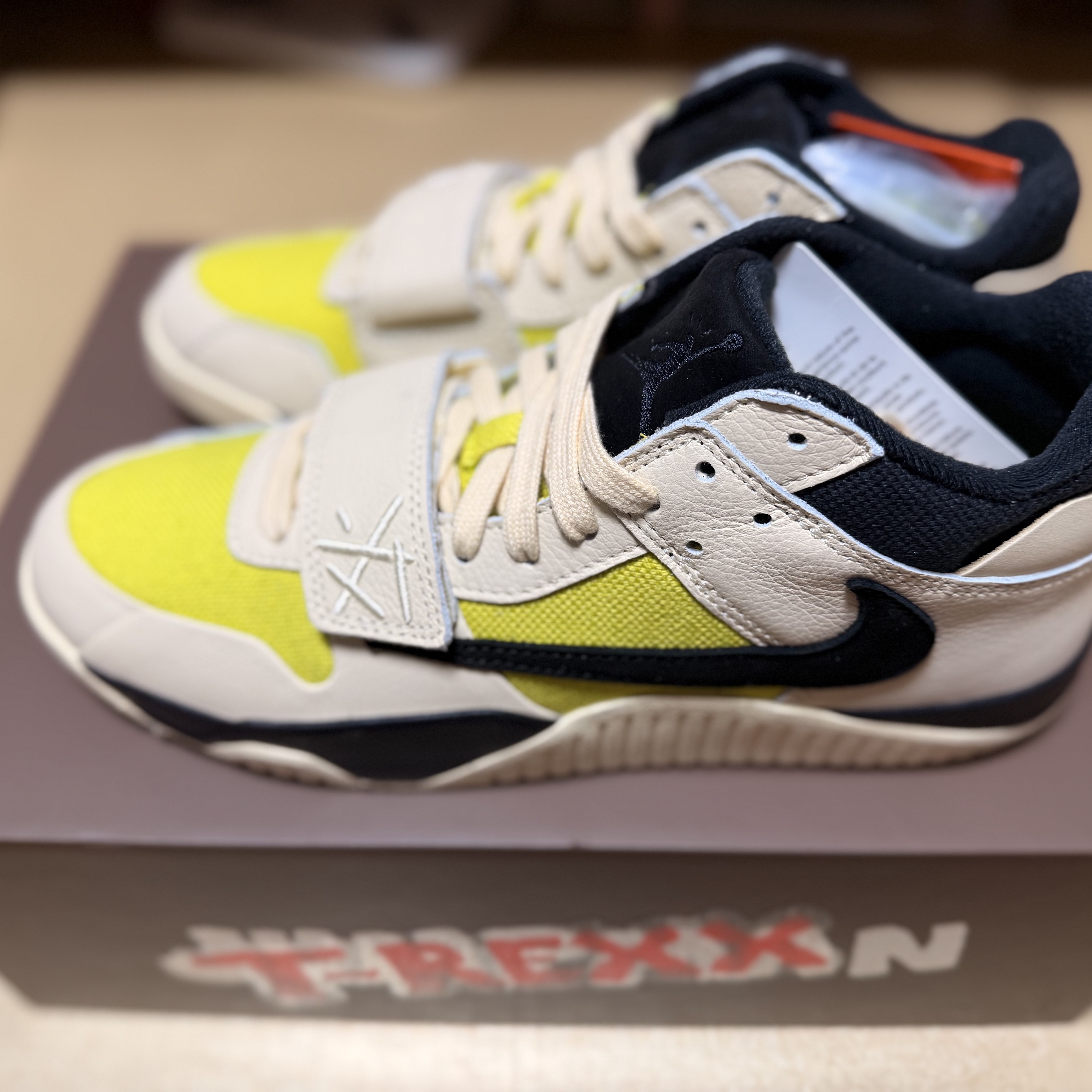 Jordan x Travis Scott Jumpman Jack TR Bright Cactus 착용 스타일 - 2
