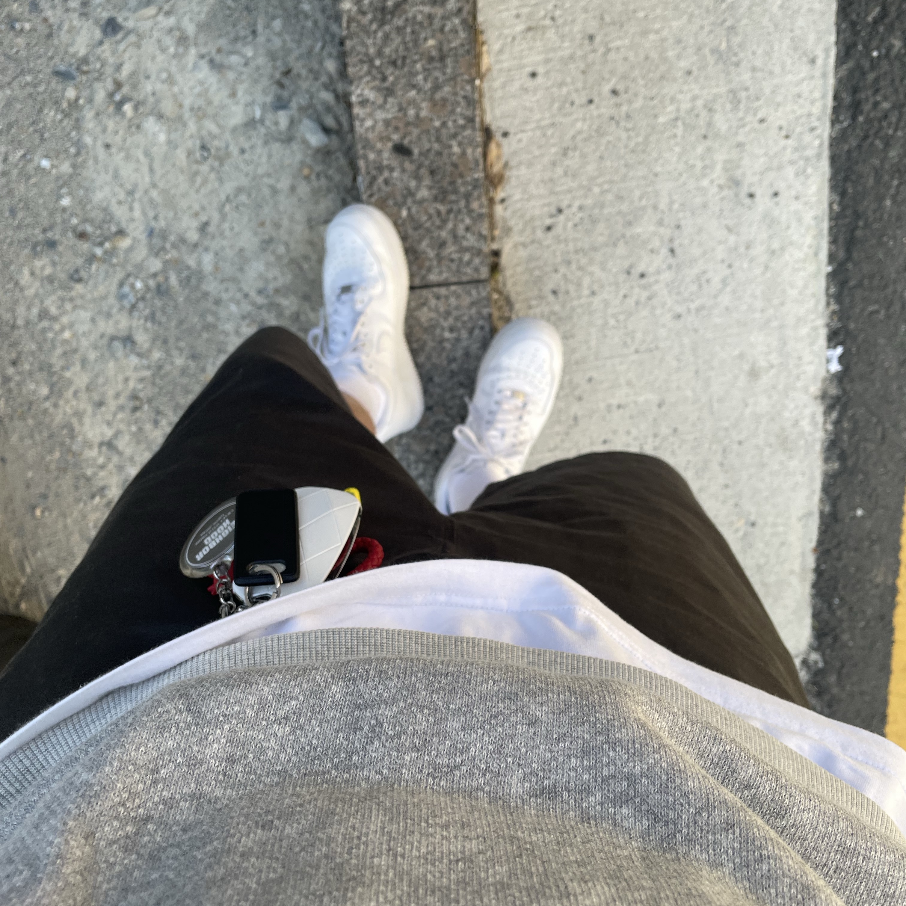 Nike x Supreme Air Force 1 Low White, Neighborhood Dad Cap Gray 착용 스타일 - 4