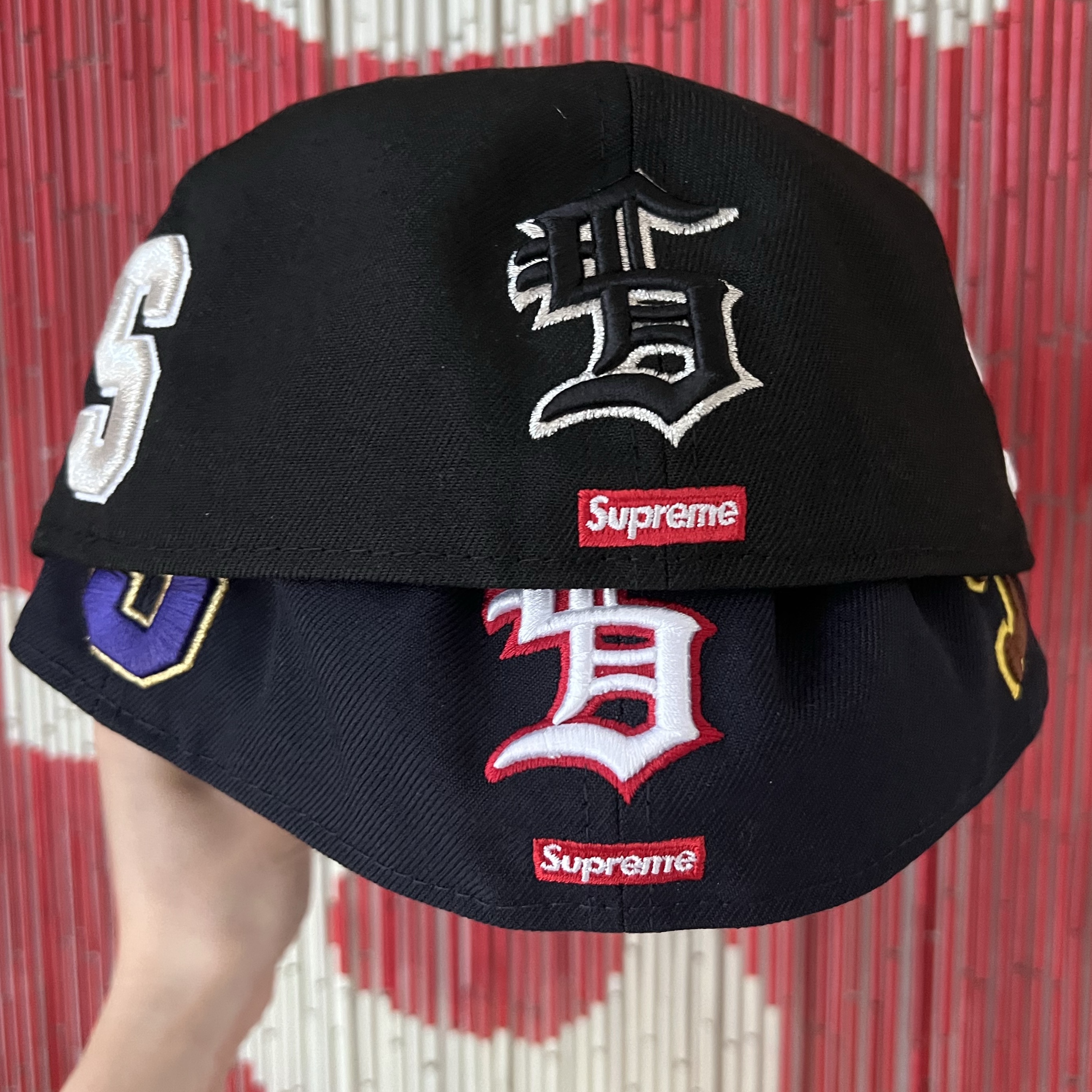 Supreme Multi S Logo New Era Navy - 25SS, Supreme Multi S Logo New Era Black - 25SS 착용 스타일