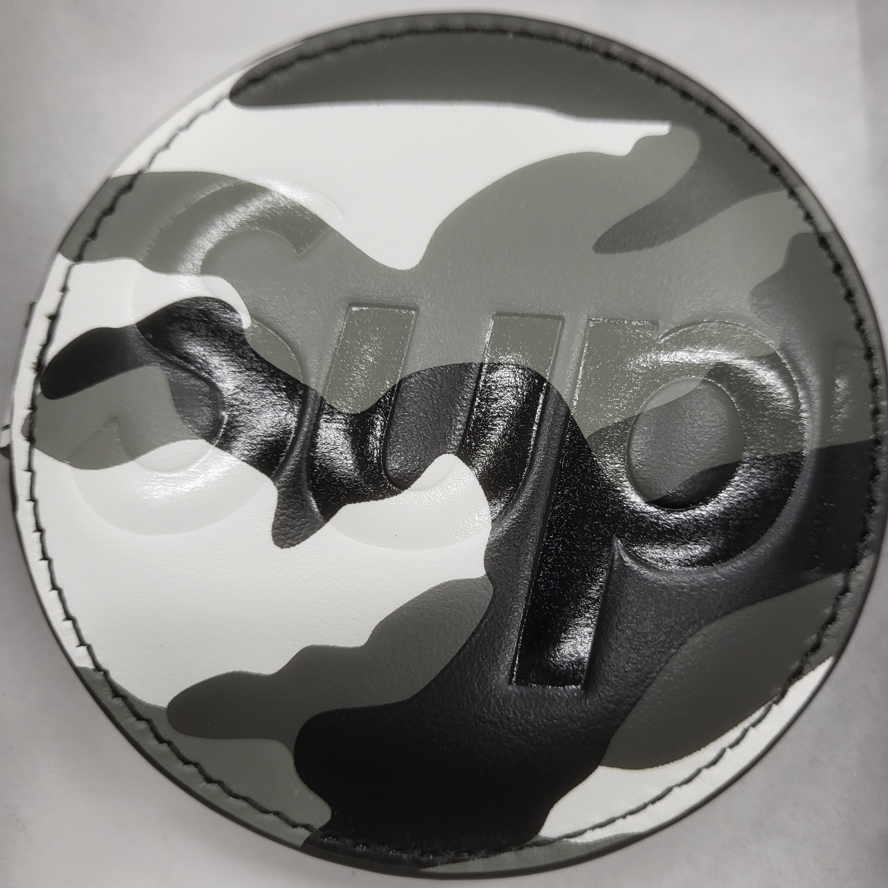 Supreme Leather Pocket Mirror Snow Camo - 25SS 착용 스타일 - 3