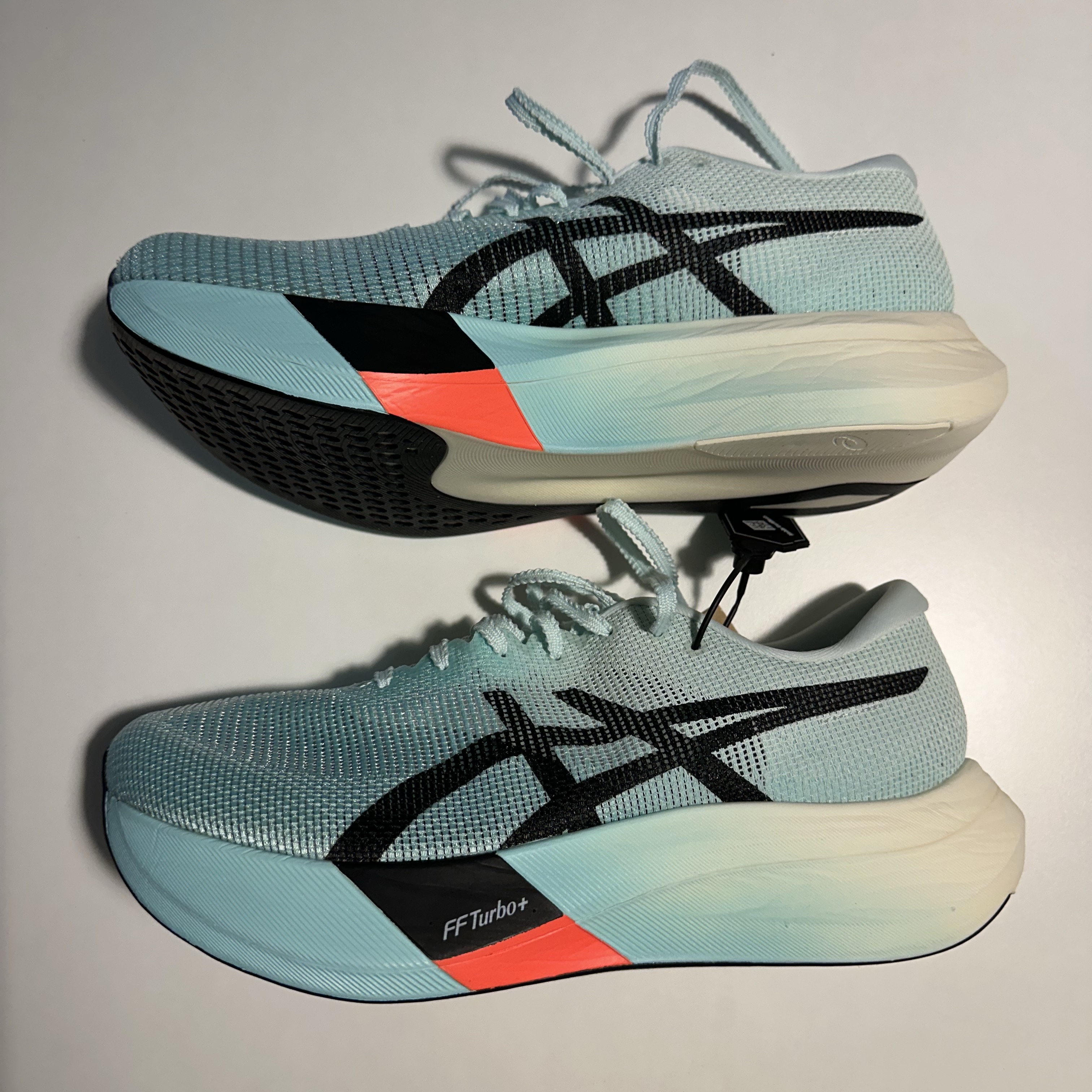 Asics Metaspeed Edge Paris Illuminate Mint Black 착용 스타일