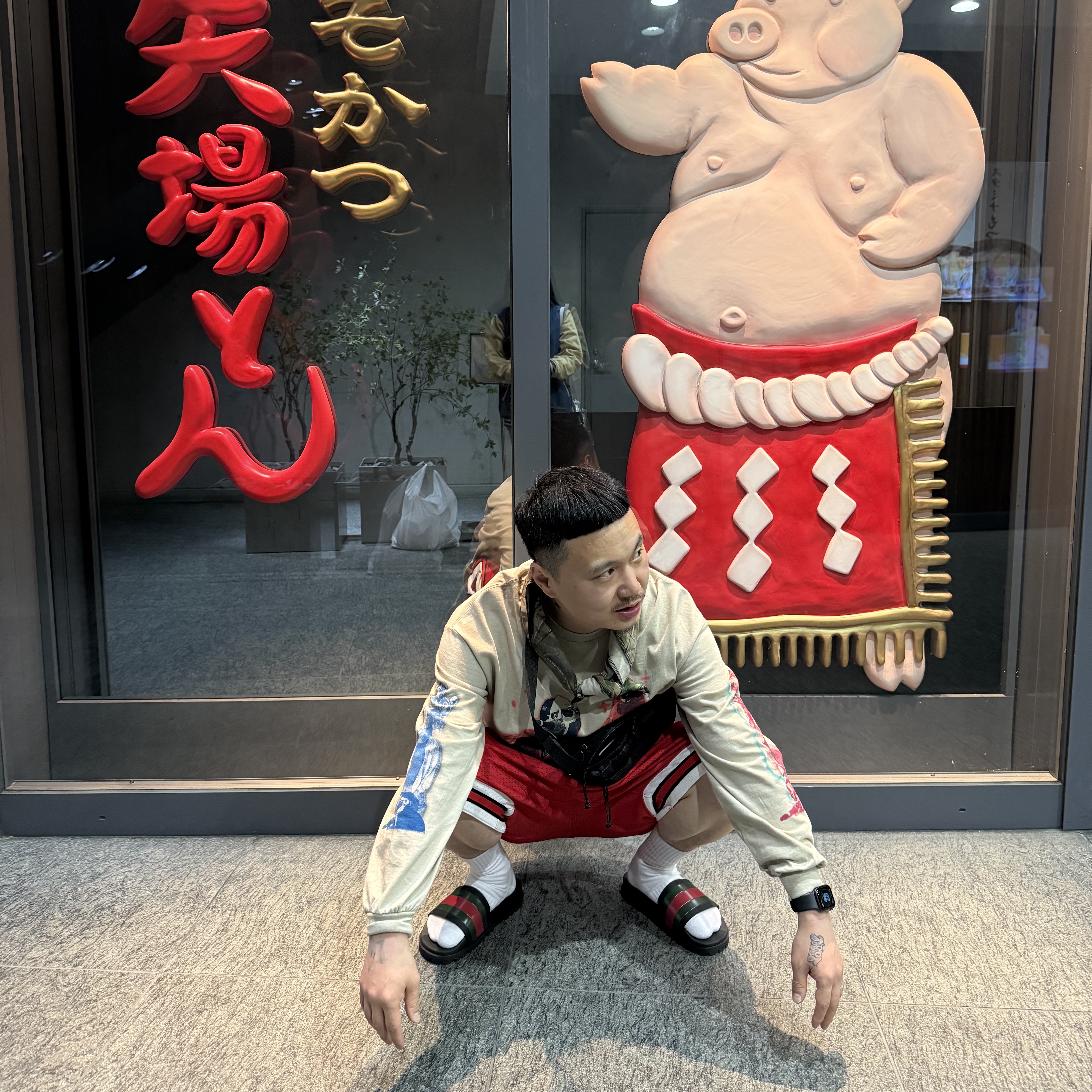 Gucci Web Rubber Slide Sandal Black, Supreme Max B T-Shirt Moss - 25SS 착용 스타일 - 3