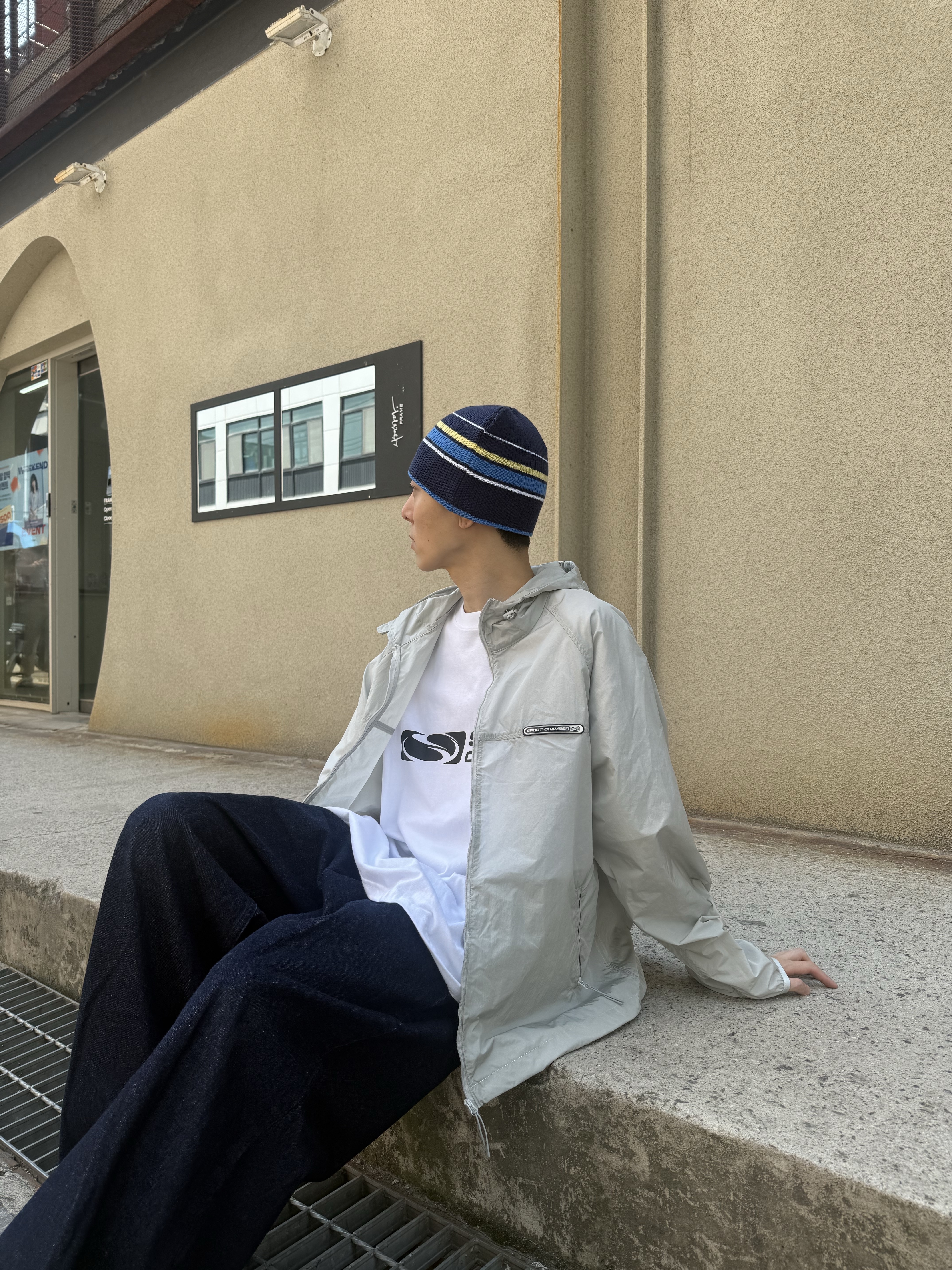 SPORT CHAMBER SC Line Symbol Windbreaker Silver, SPORT CHAMBER SC Flash T-shirt White 착용 스타일 - 1