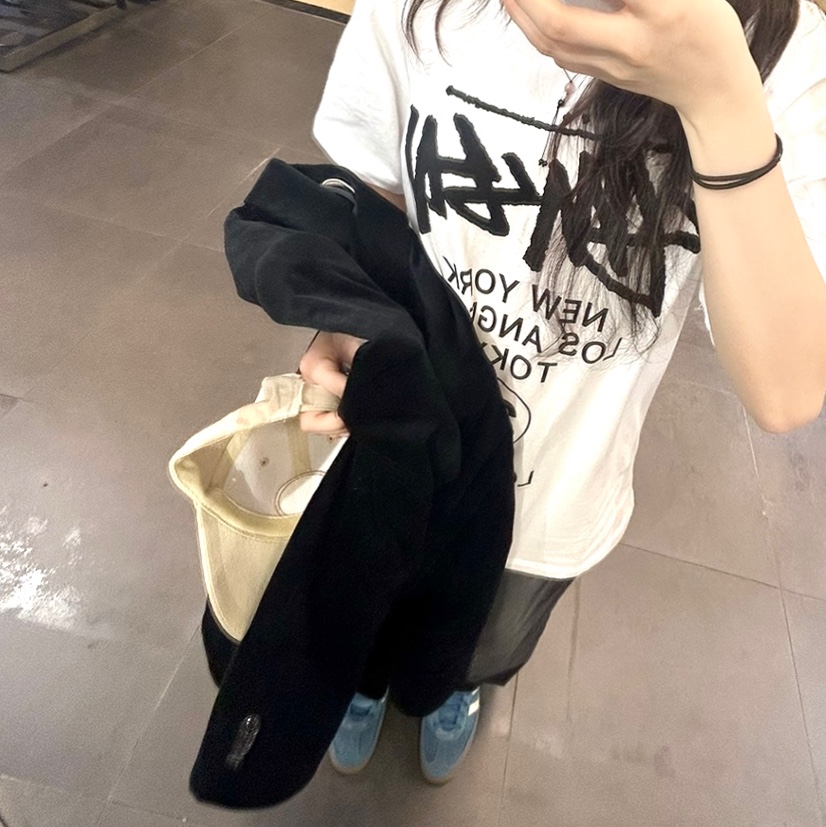 Adidas Spezial Handball Core Blue Cream White, Stussy World Tour T-Shirt White 착용 스타일