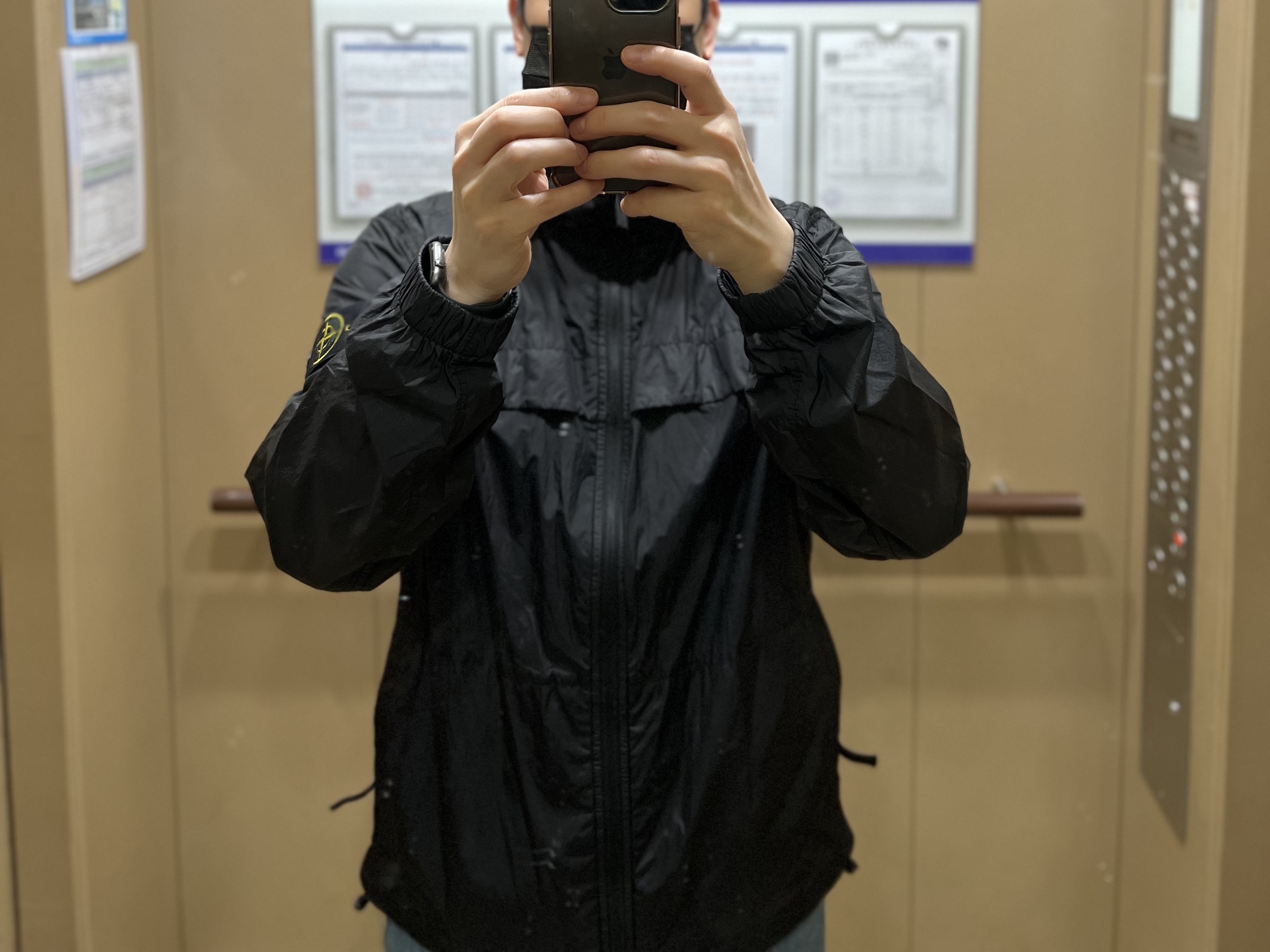 Stone Island 40922 Garment Dyed Crinkle Reps R-Nylon Black - 24SS 착용 스타일
