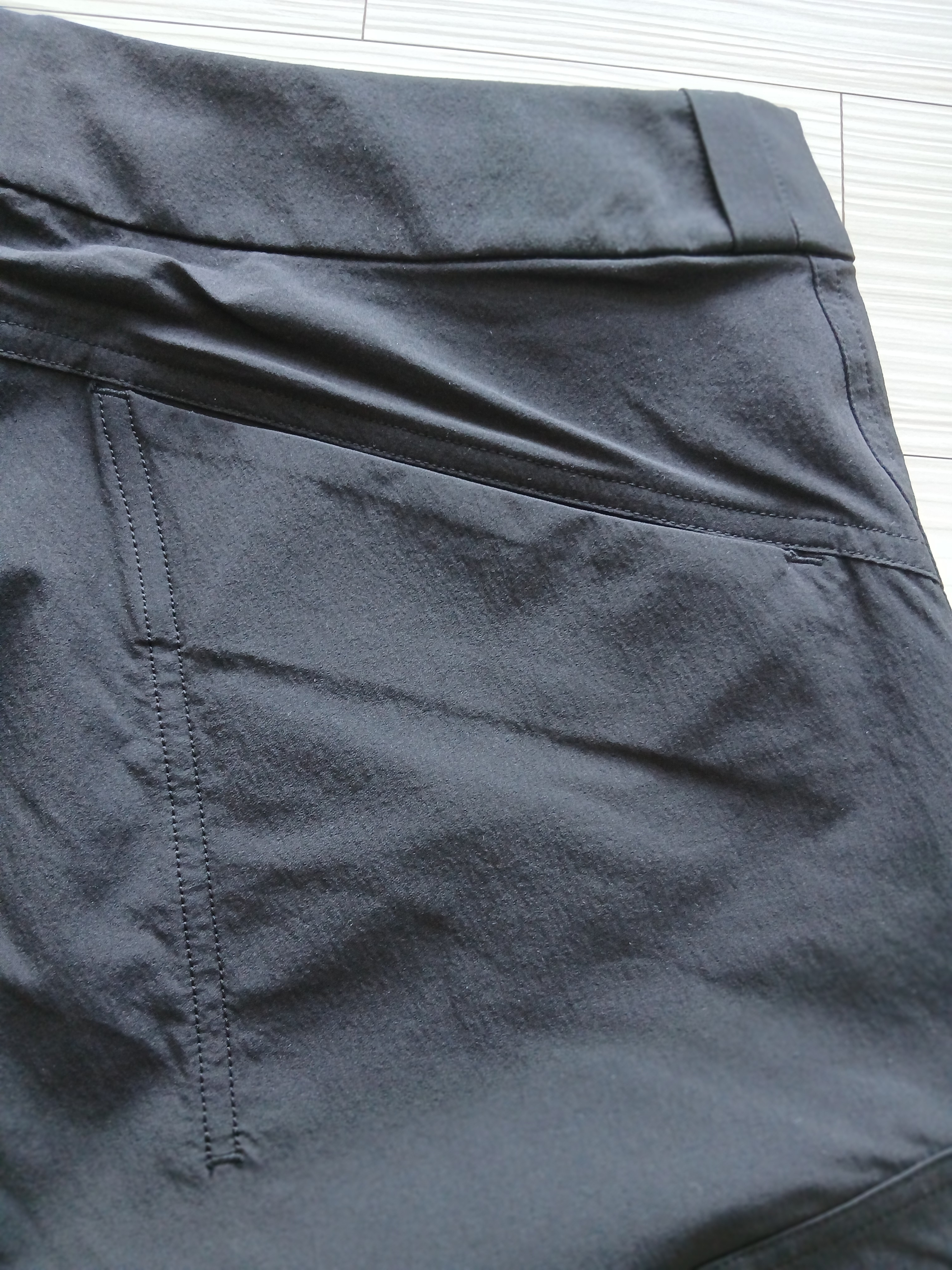 Arc'teryx Cronin Shorts 11 Inch Black 착용 스타일 - 8