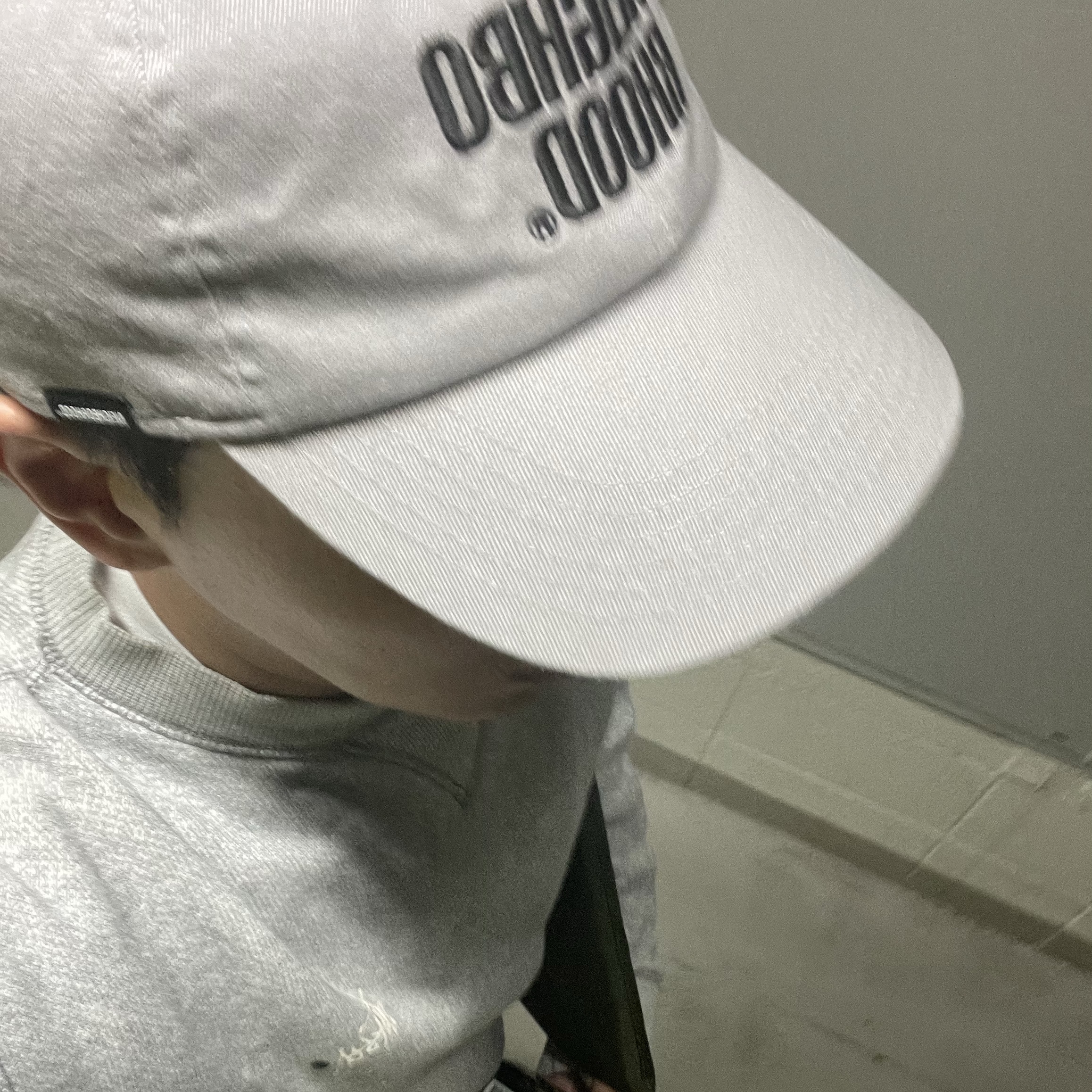 Nike x Supreme Air Force 1 Low White, Neighborhood Dad Cap Gray 착용 스타일 - 5