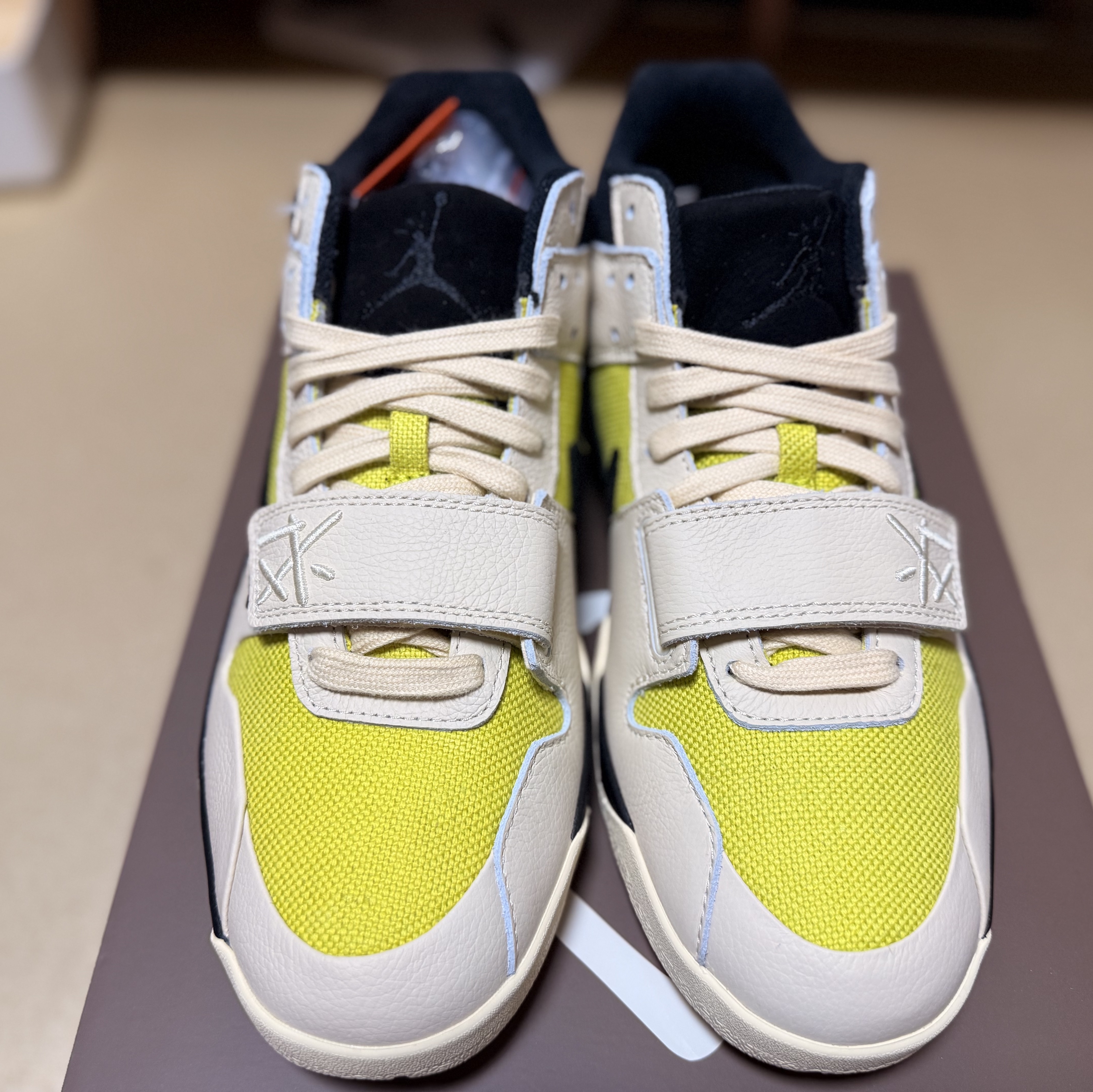 Jordan x Travis Scott Jumpman Jack TR Bright Cactus 착용 스타일 - 3