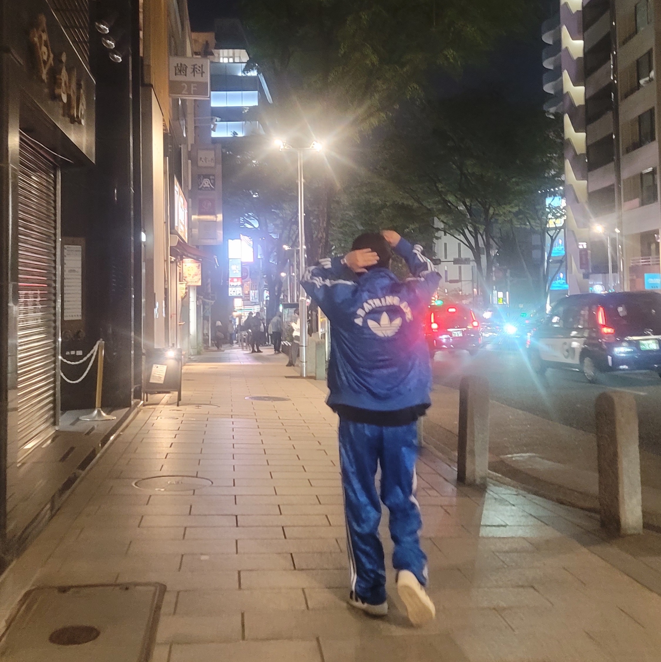 Adidas x BAPE Allover Print Track Top Blue - KR Sizing, New Balance 992 Made in USA Grey - D Standard 착용 스타일 - 2