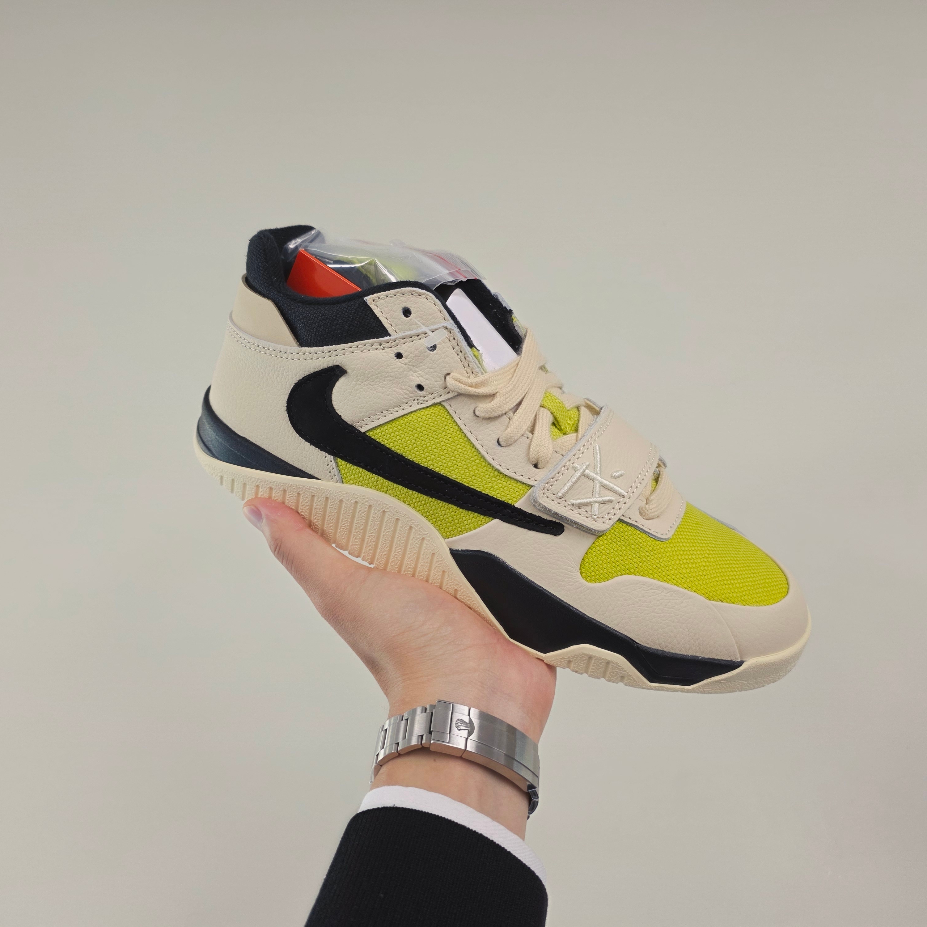 Jordan x Travis Scott Jumpman Jack TR Bright Cactus 착용 스타일 - 1