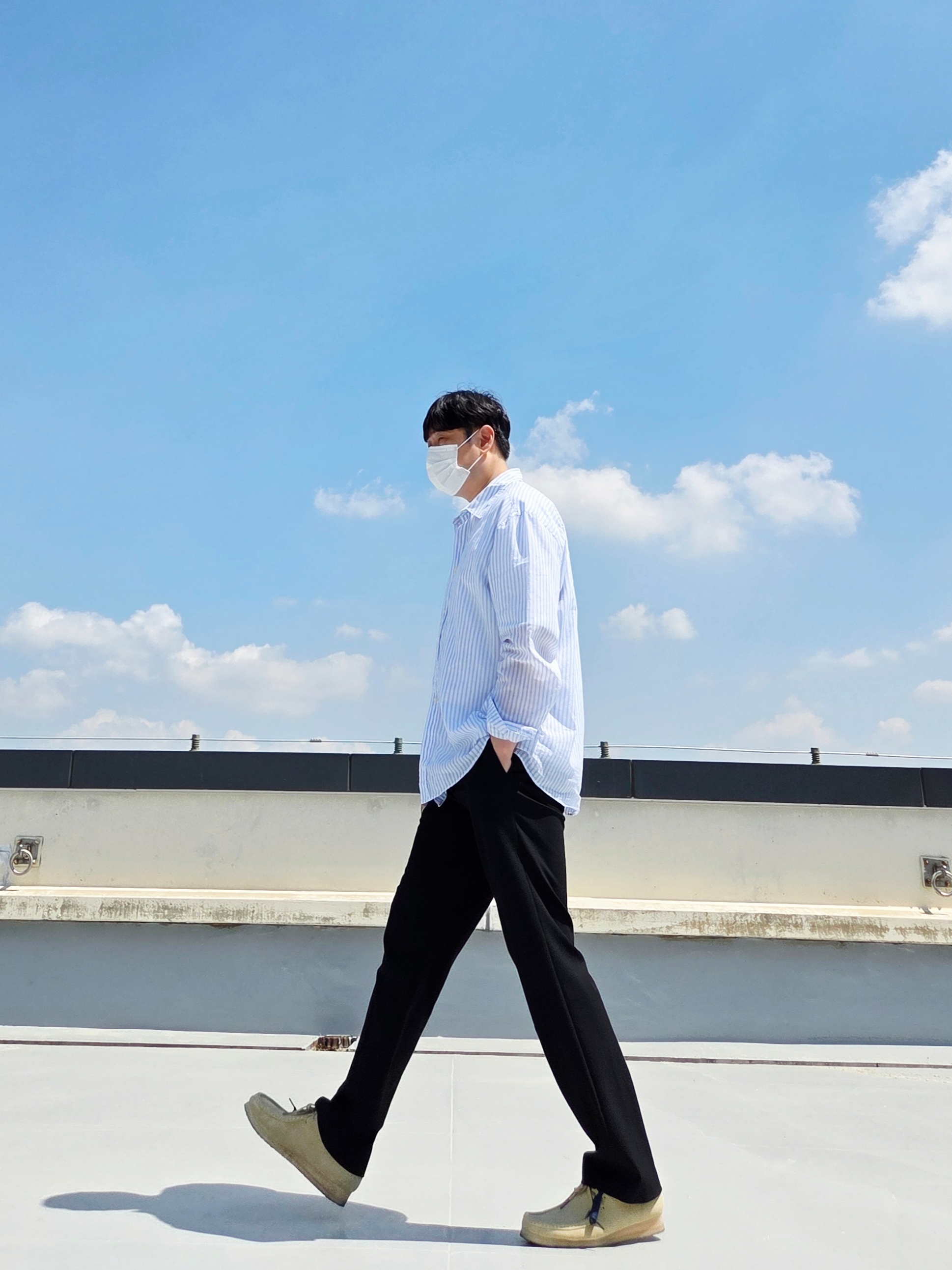Clarks Wallabee Maple Suede 착용 스타일 - 4