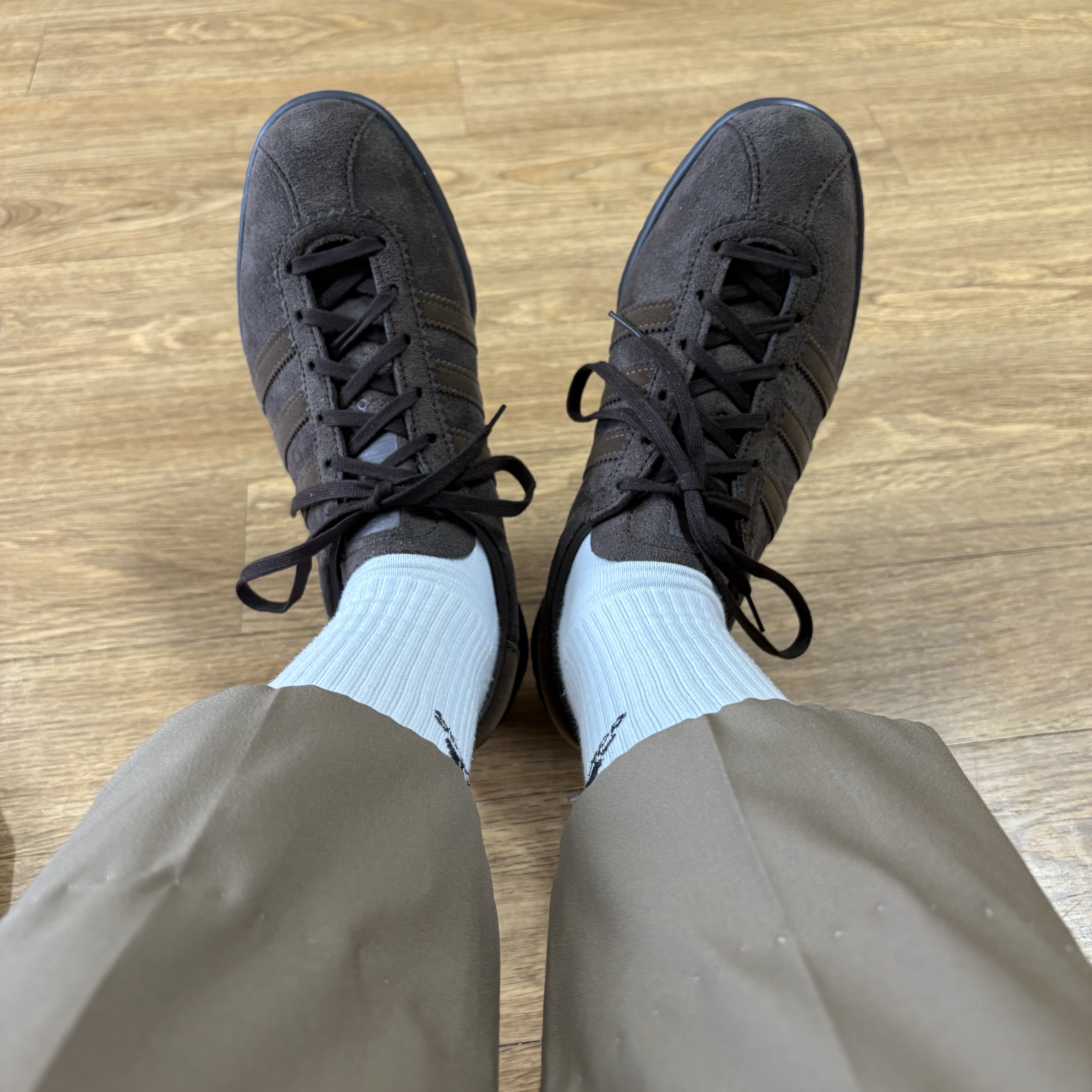 Adidas Tobacco Gruen Dark Brown 착용 스타일 - 1