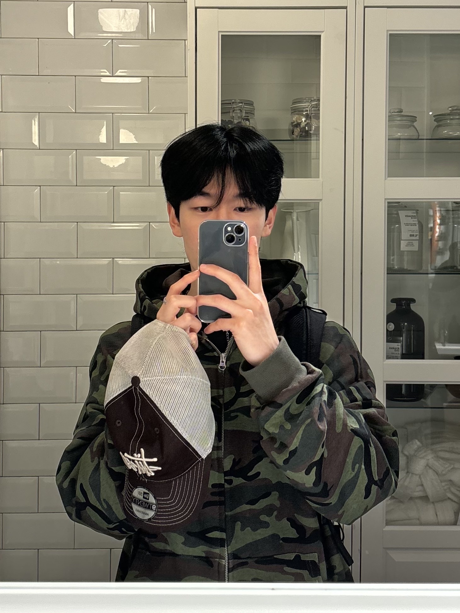 Supreme Backpack Black - 22SS, BAPE Ape Head Coin Case M Brown 착용 스타일 - 8